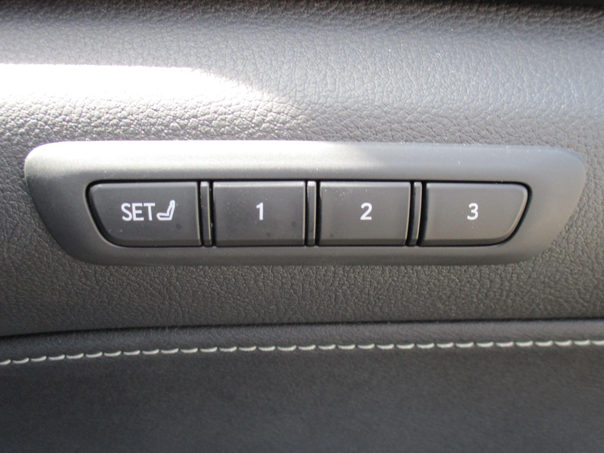 Lexus NX Self-Charging Hybrid Image 37