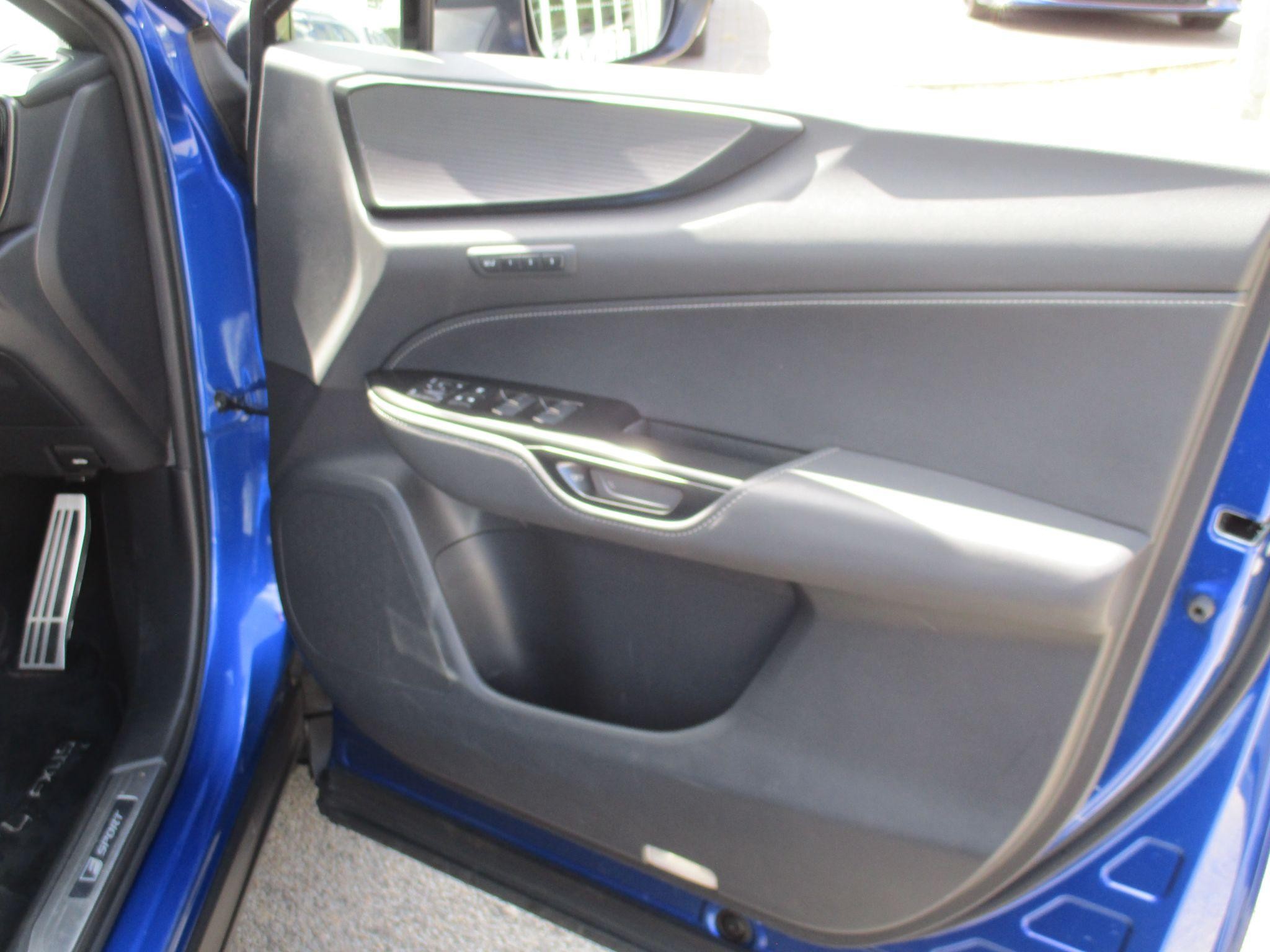 Lexus NX Self-Charging Hybrid Image 38
