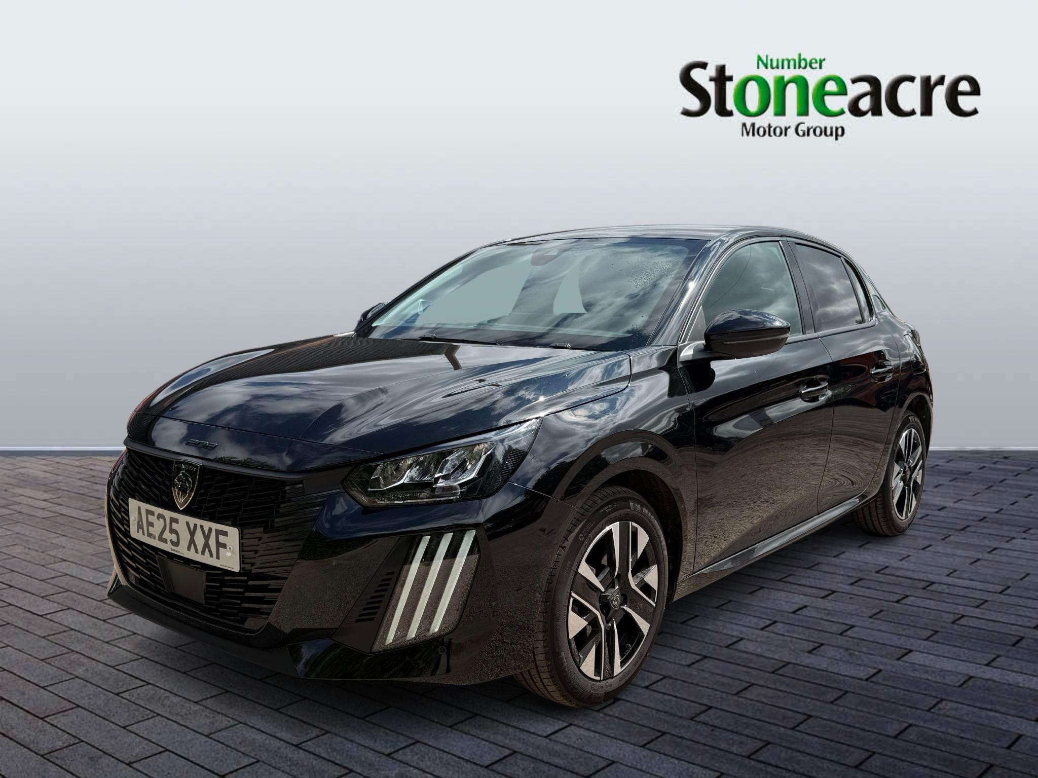 Peugeot 208 Image 2