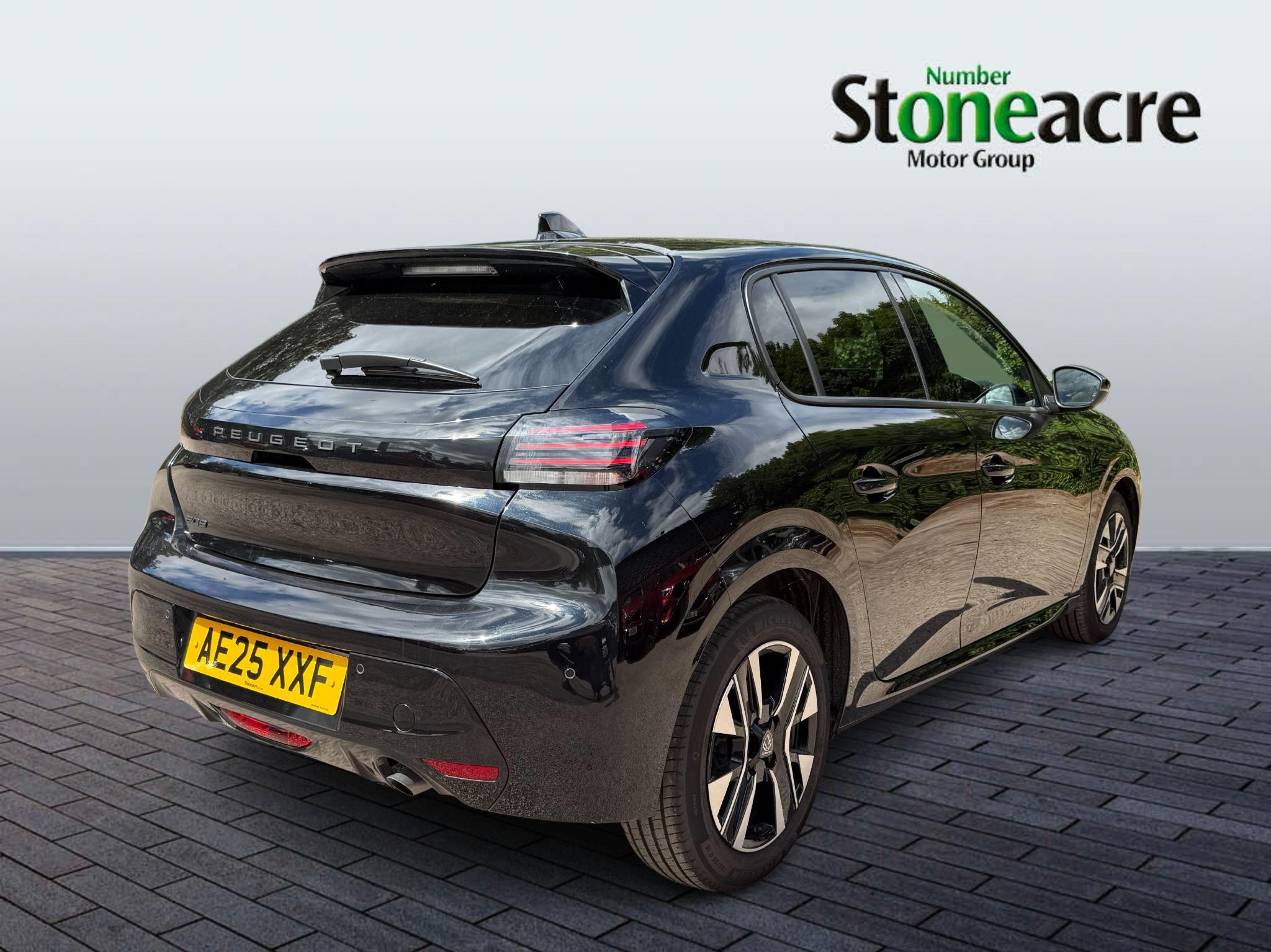 Peugeot 208 Image 8