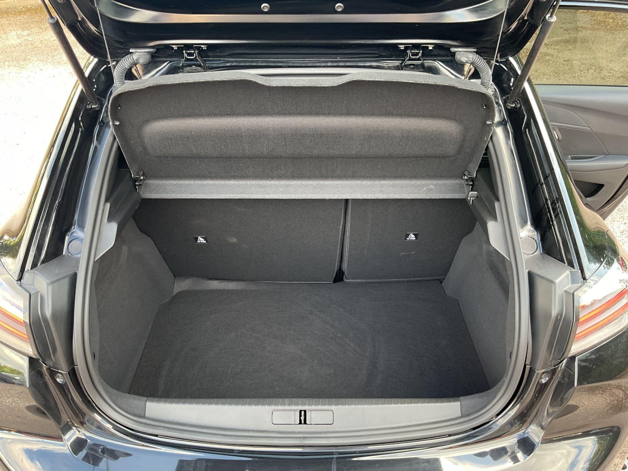 Peugeot 208 Image 17