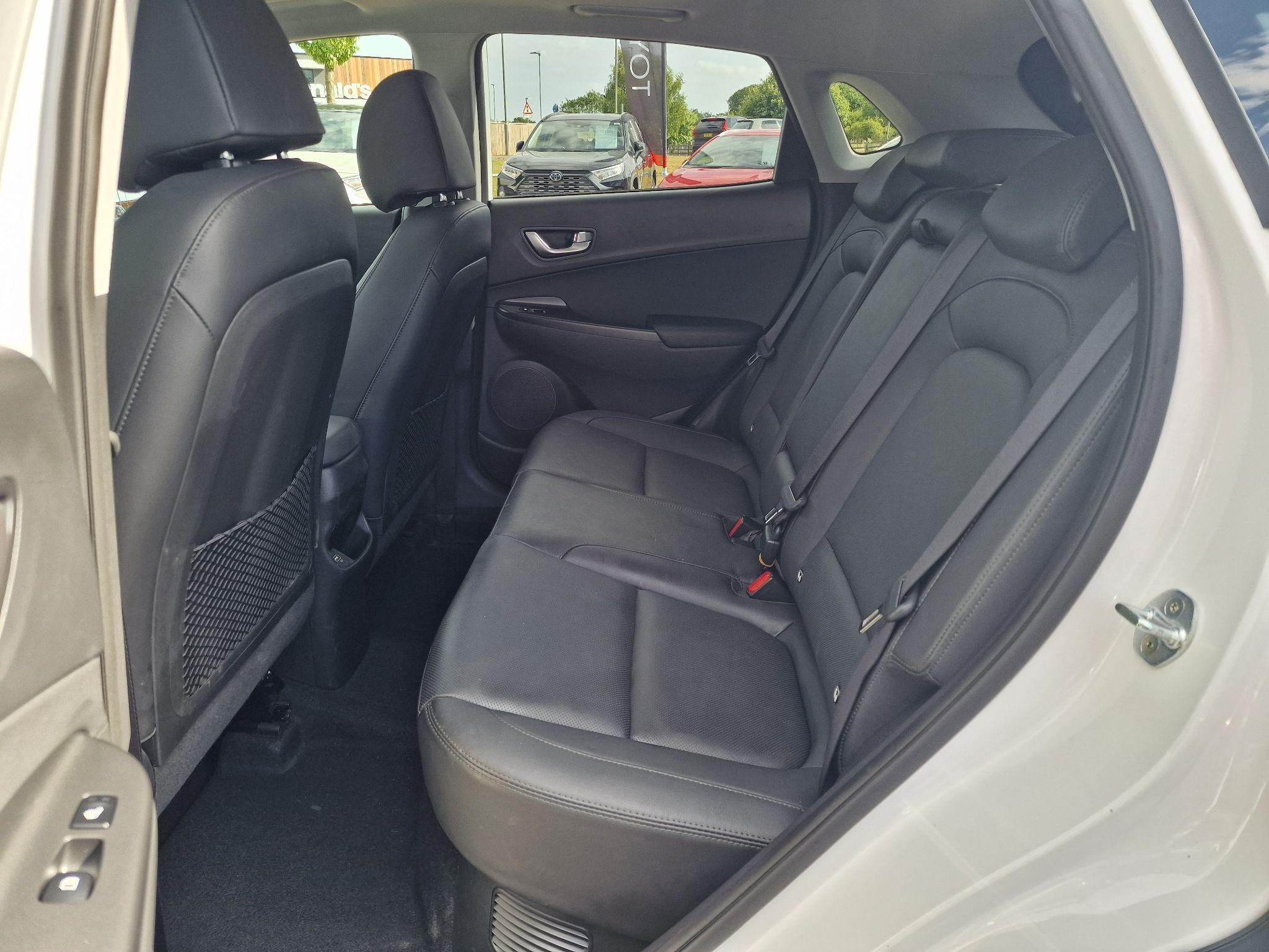 Hyundai KONA Image 12