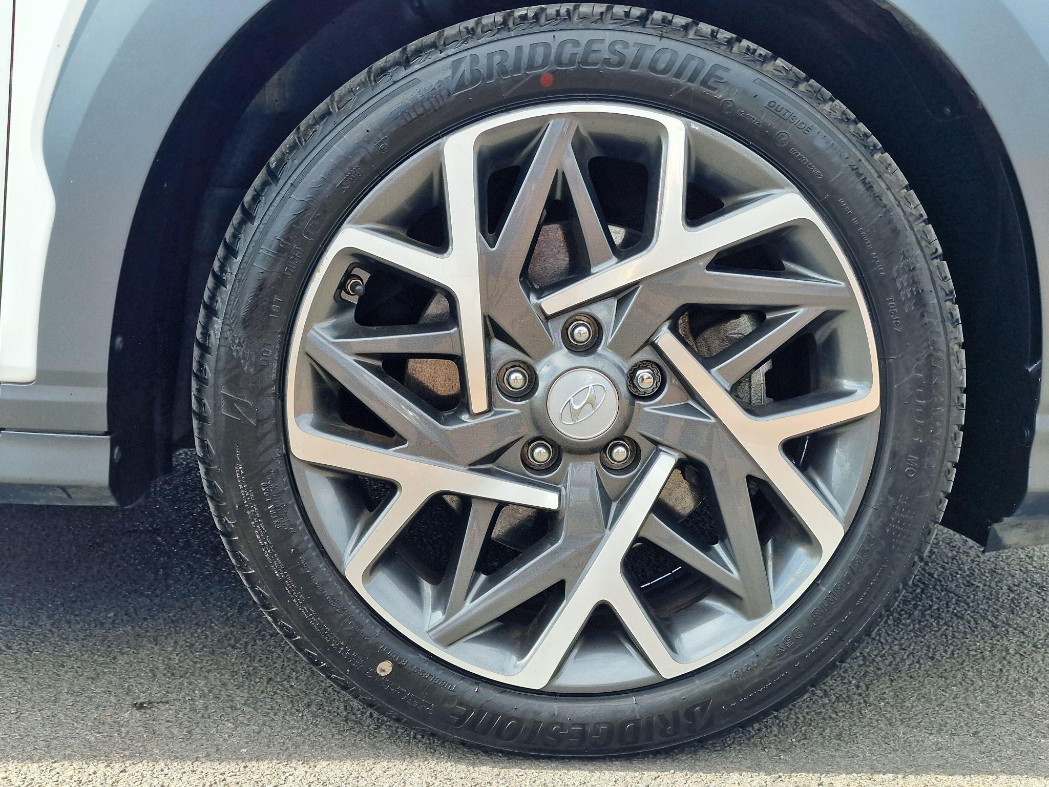Hyundai KONA Image 18