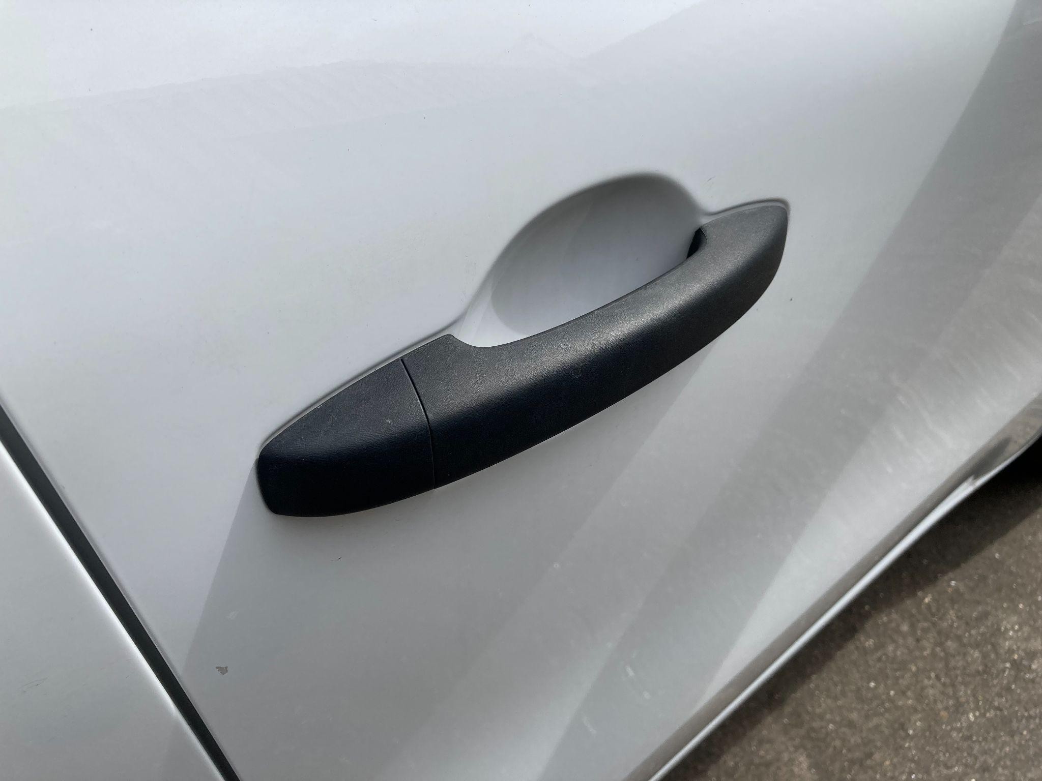 Nissan Townstar Image 18