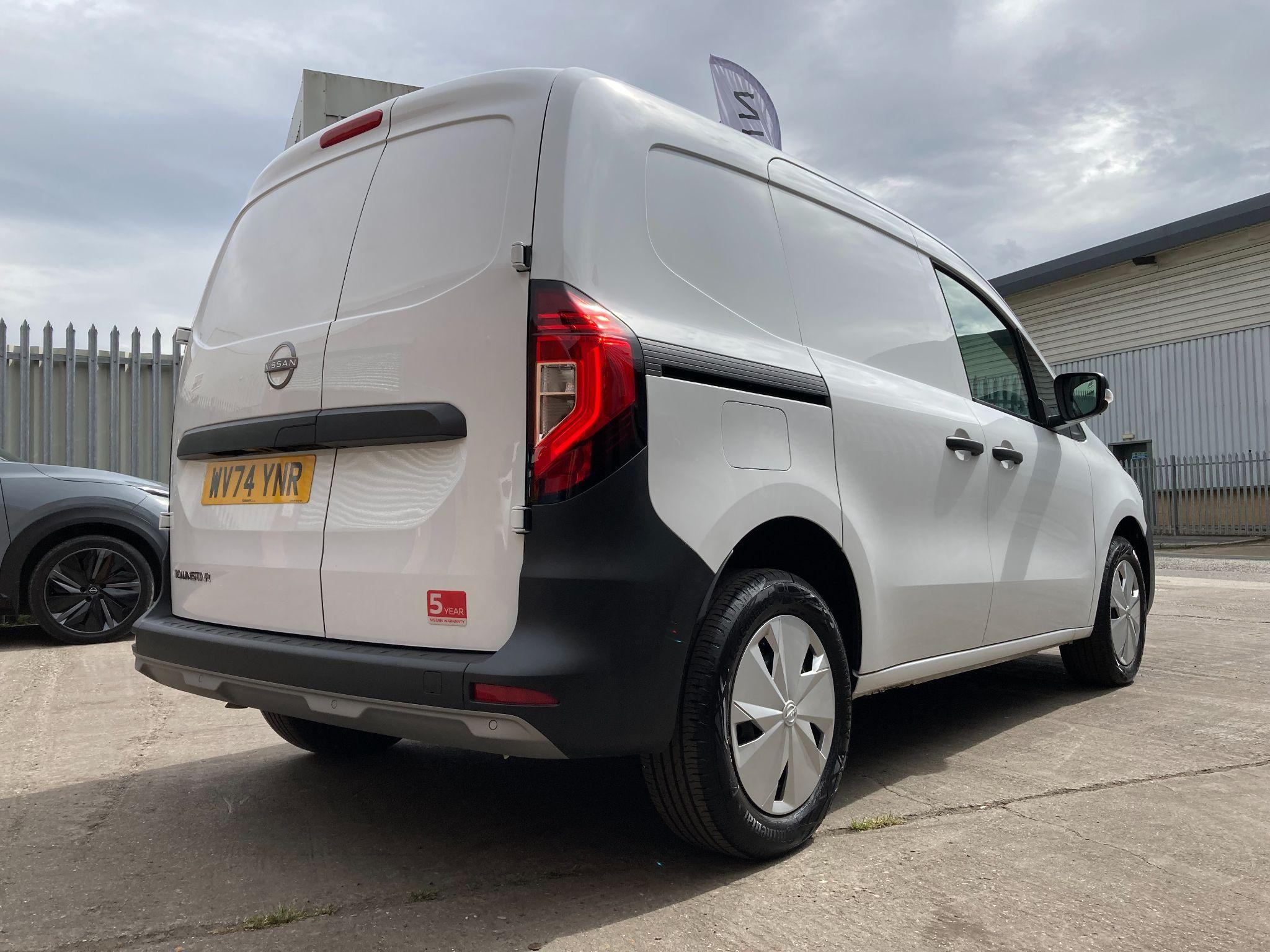 Nissan Townstar Image 21