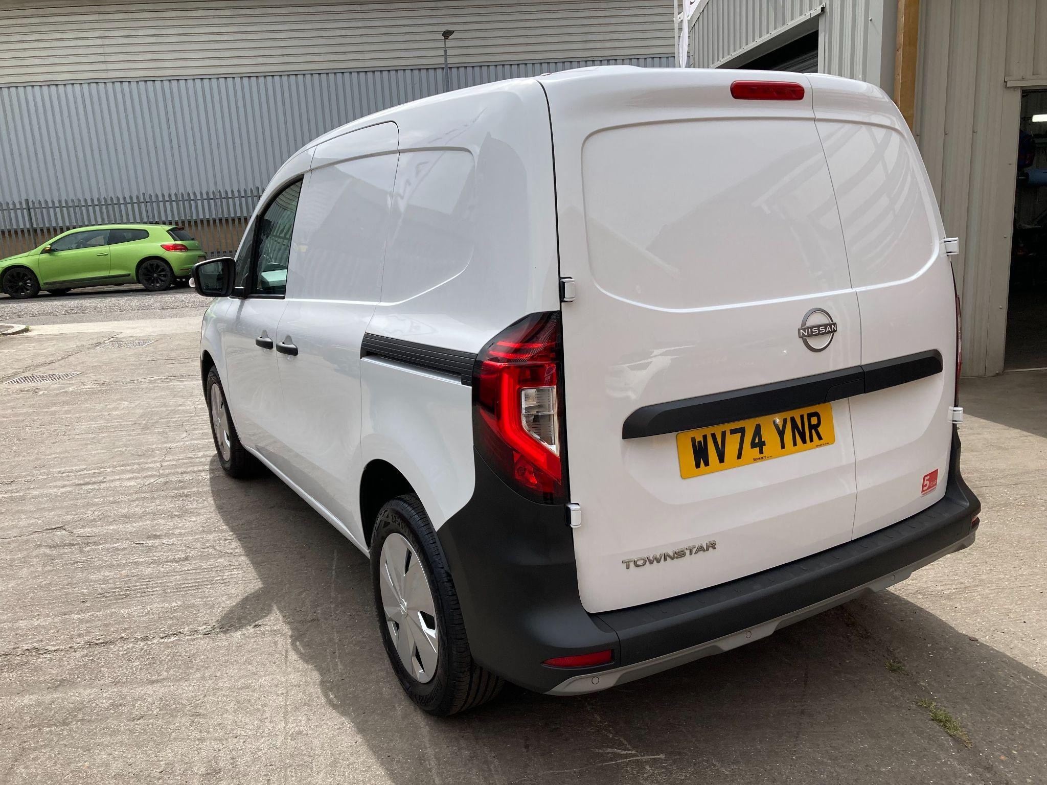 Nissan Townstar Image 24