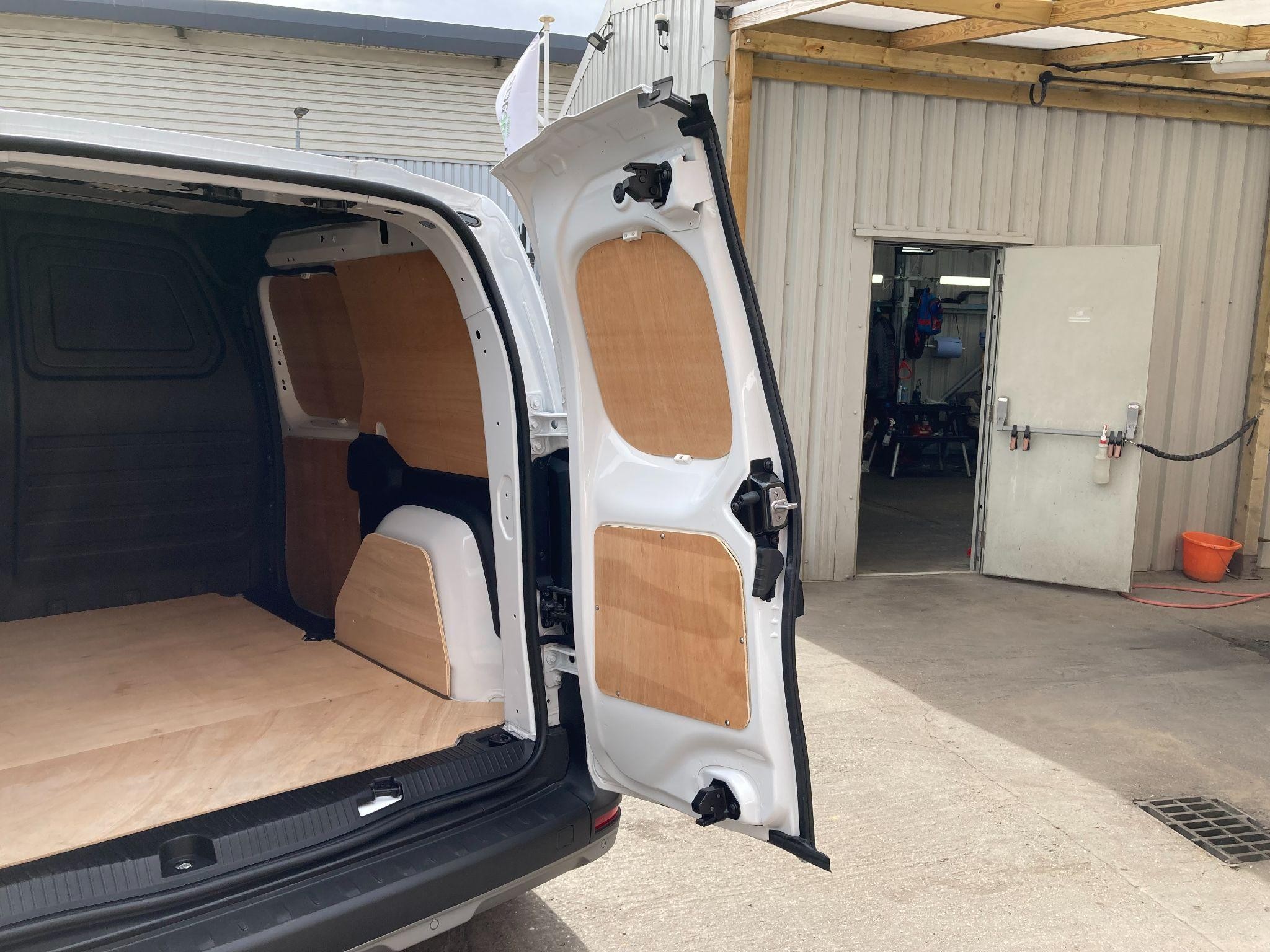 Nissan Townstar Image 32
