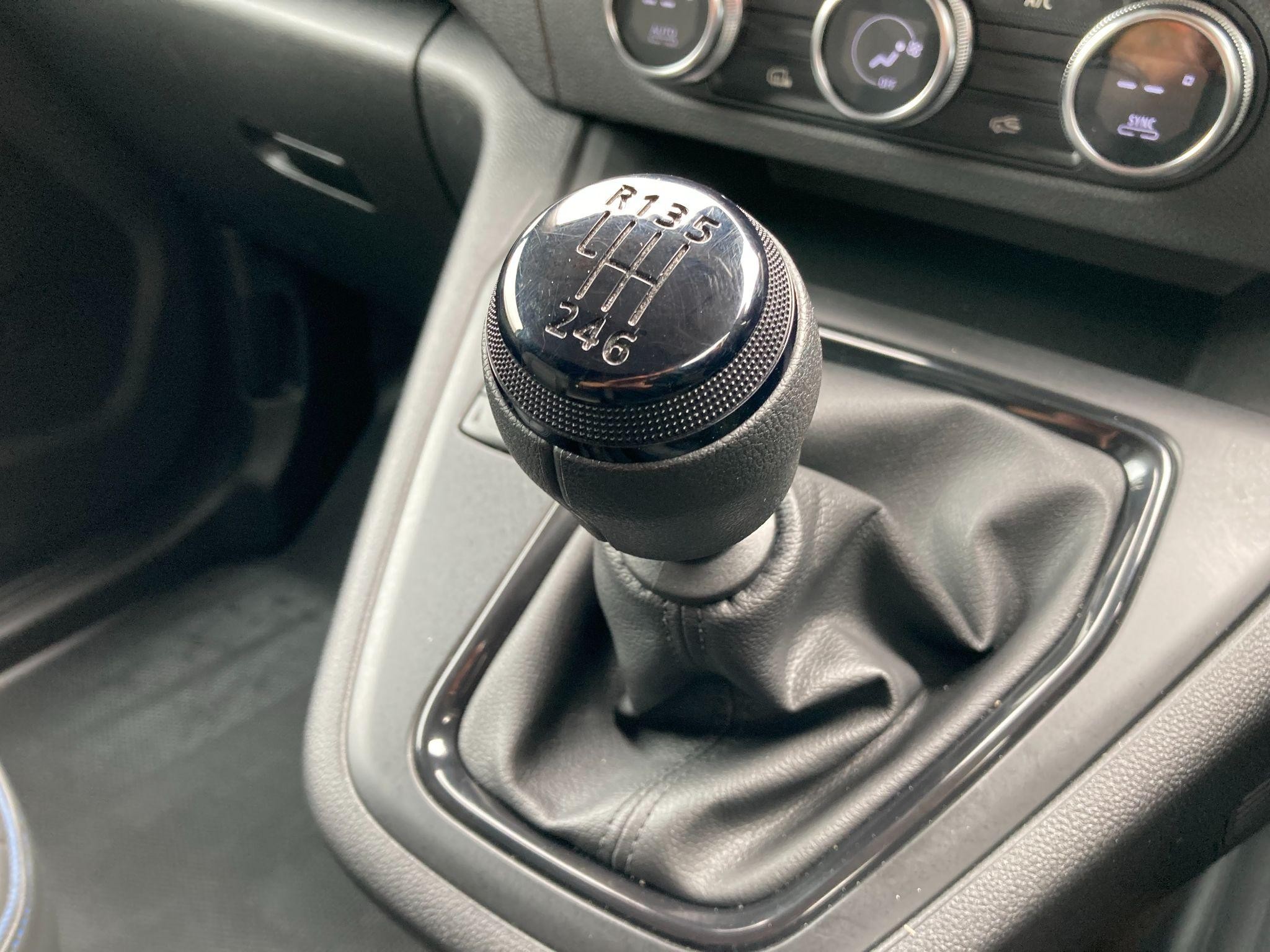 Nissan Townstar Image 49
