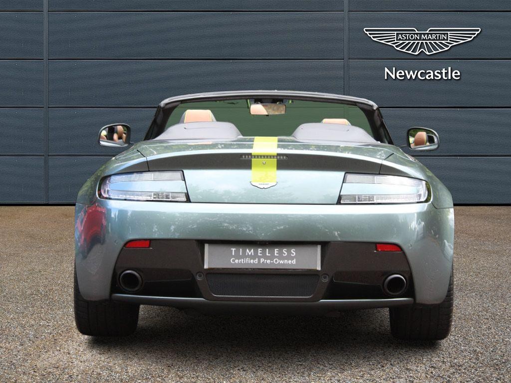 Aston Martin Vantage Image 4