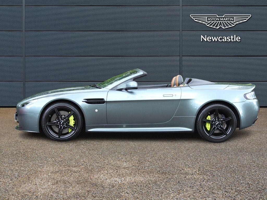 Aston Martin Vantage Image 6