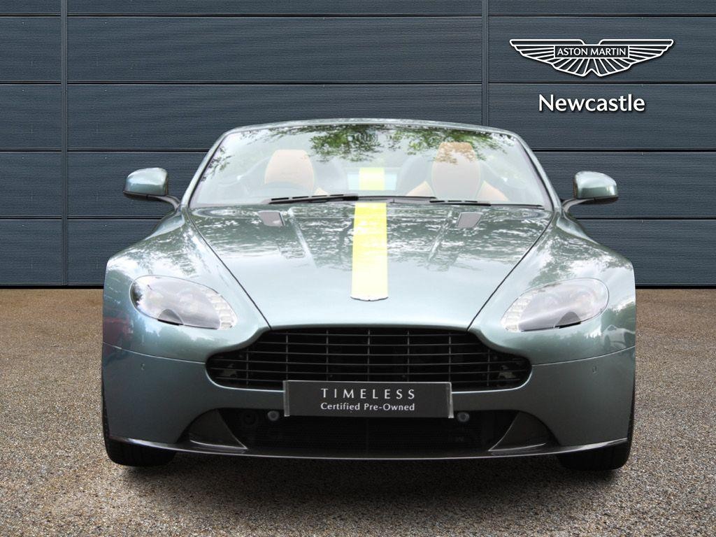 Aston Martin Vantage Image 8