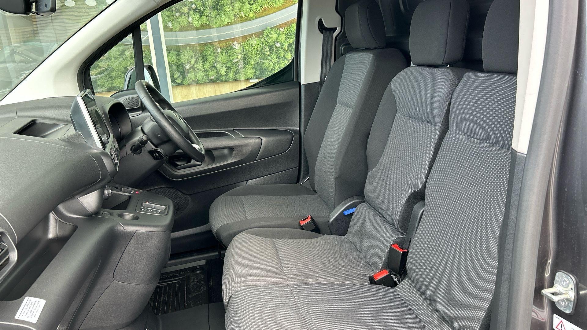 Toyota Proace City Image 16