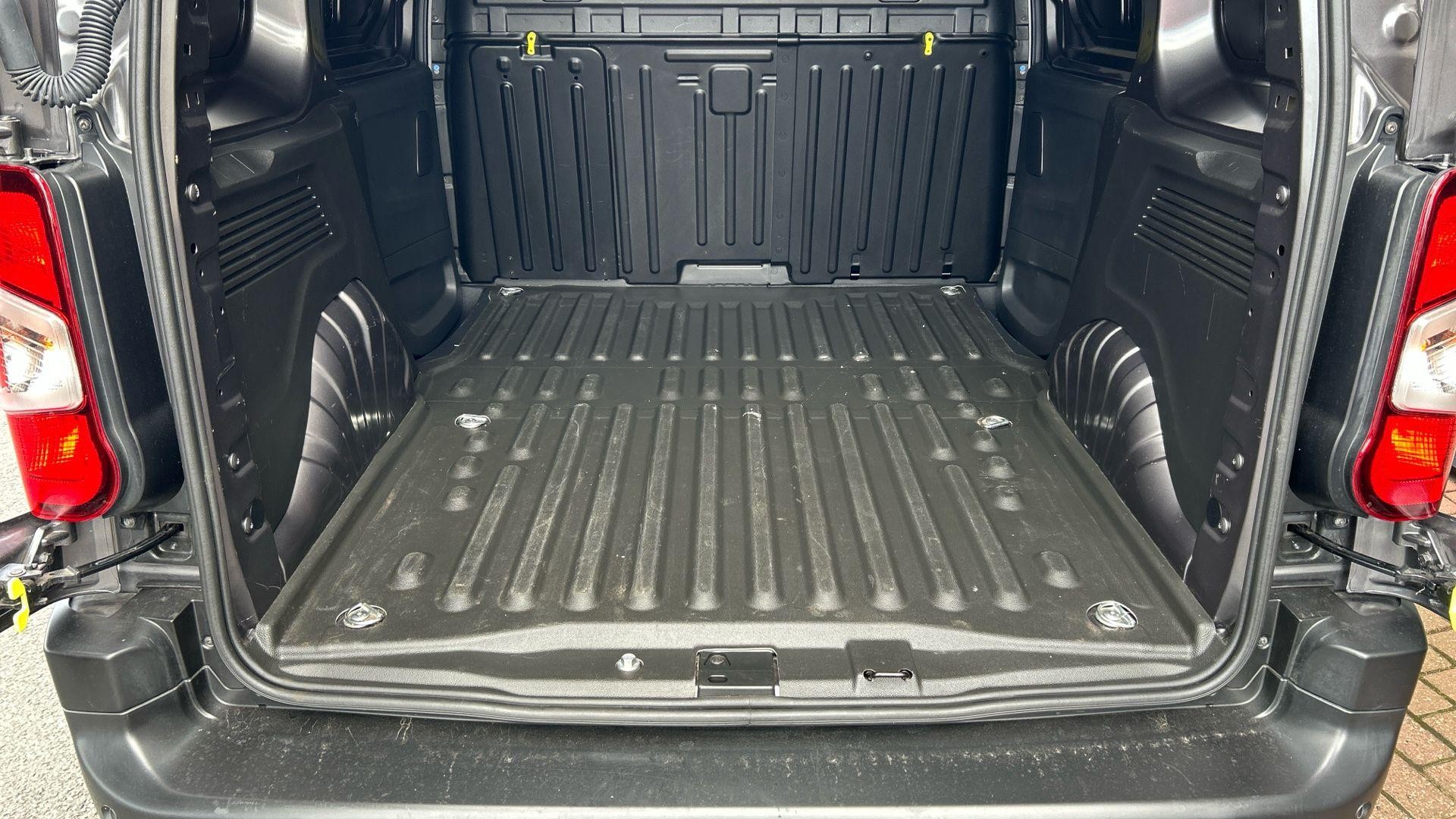 Toyota Proace City Image 20