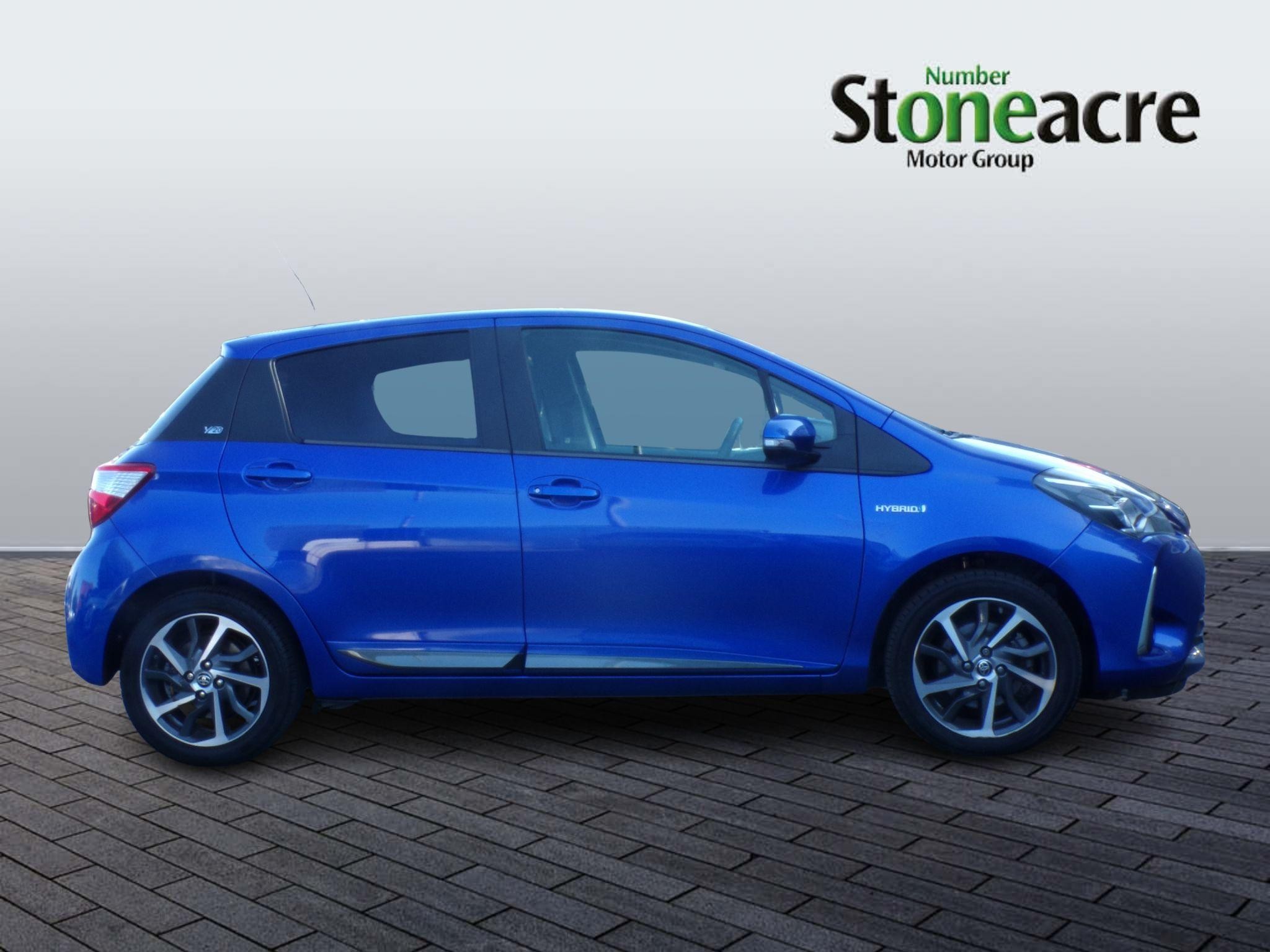 Toyota Yaris Image 2