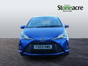 Toyota Yaris 1.5 VVT-h Y20 E-CVT Euro 6 (s/s) 5dr YS69RWK Image 3