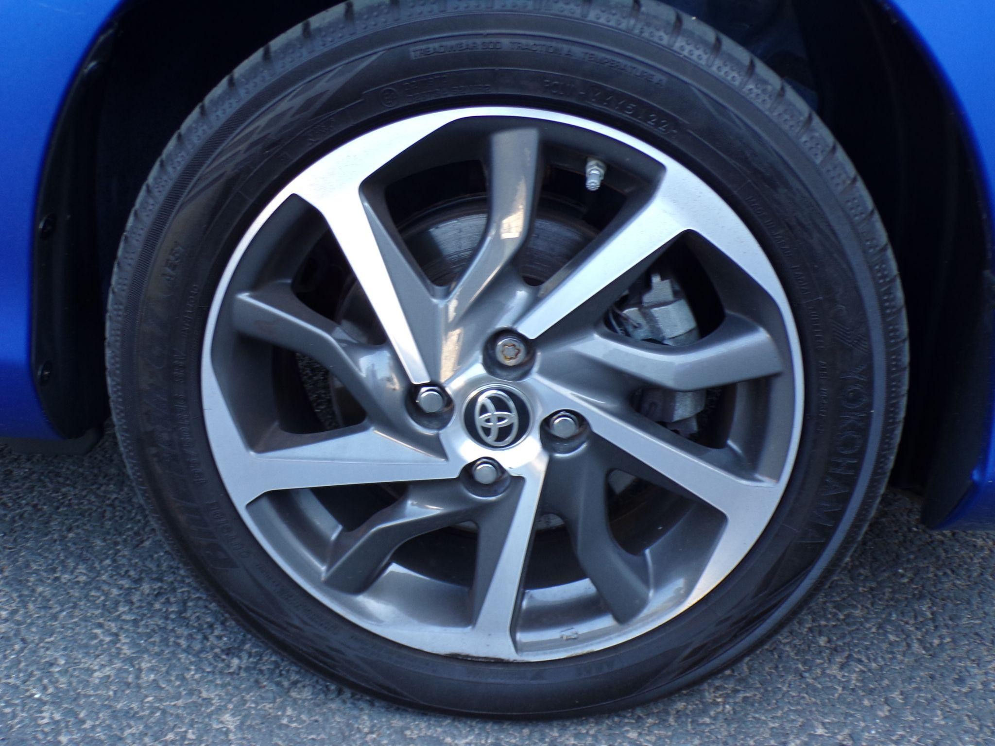 Toyota Yaris Image 9