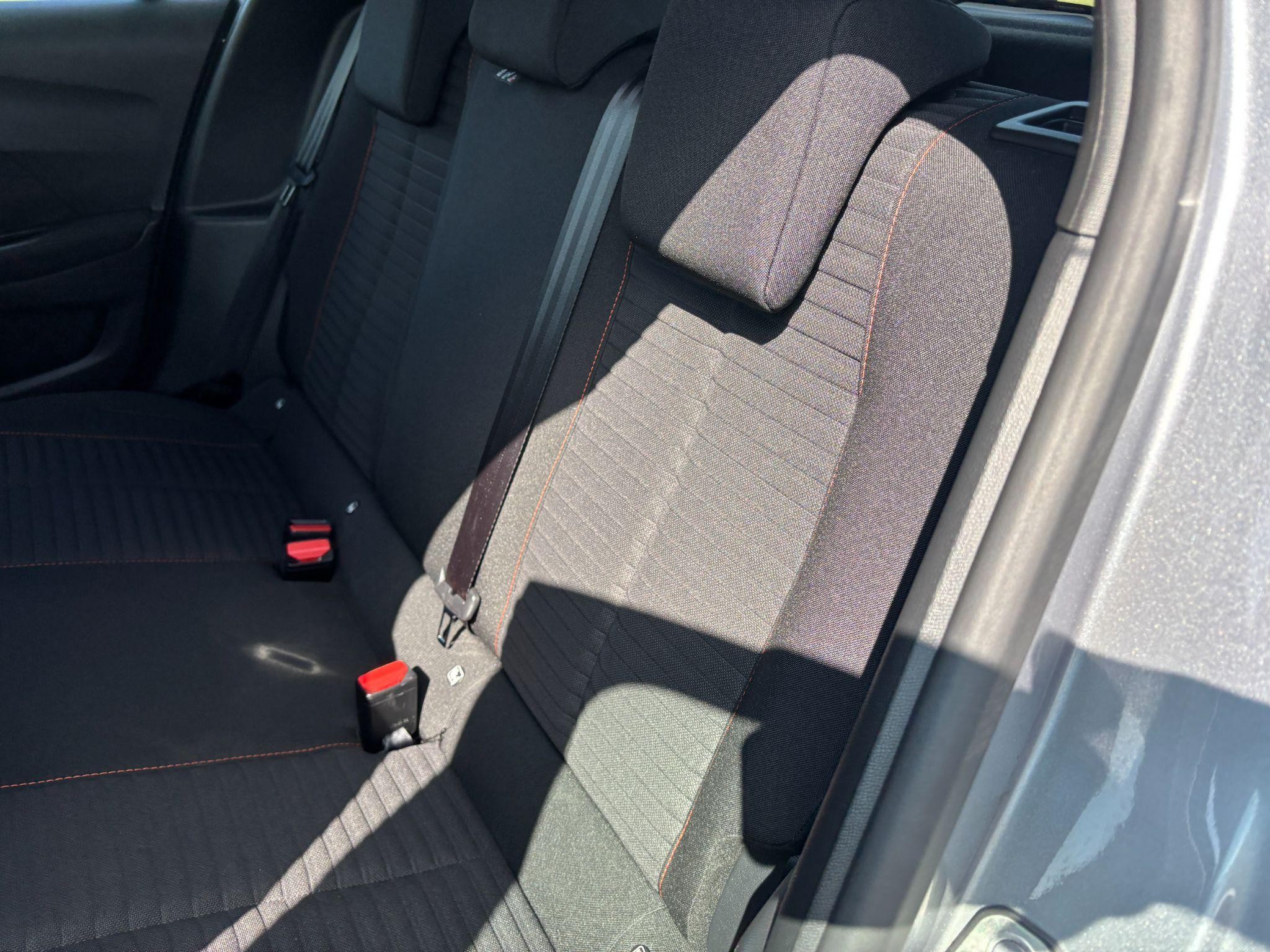 Peugeot 208 Image 20