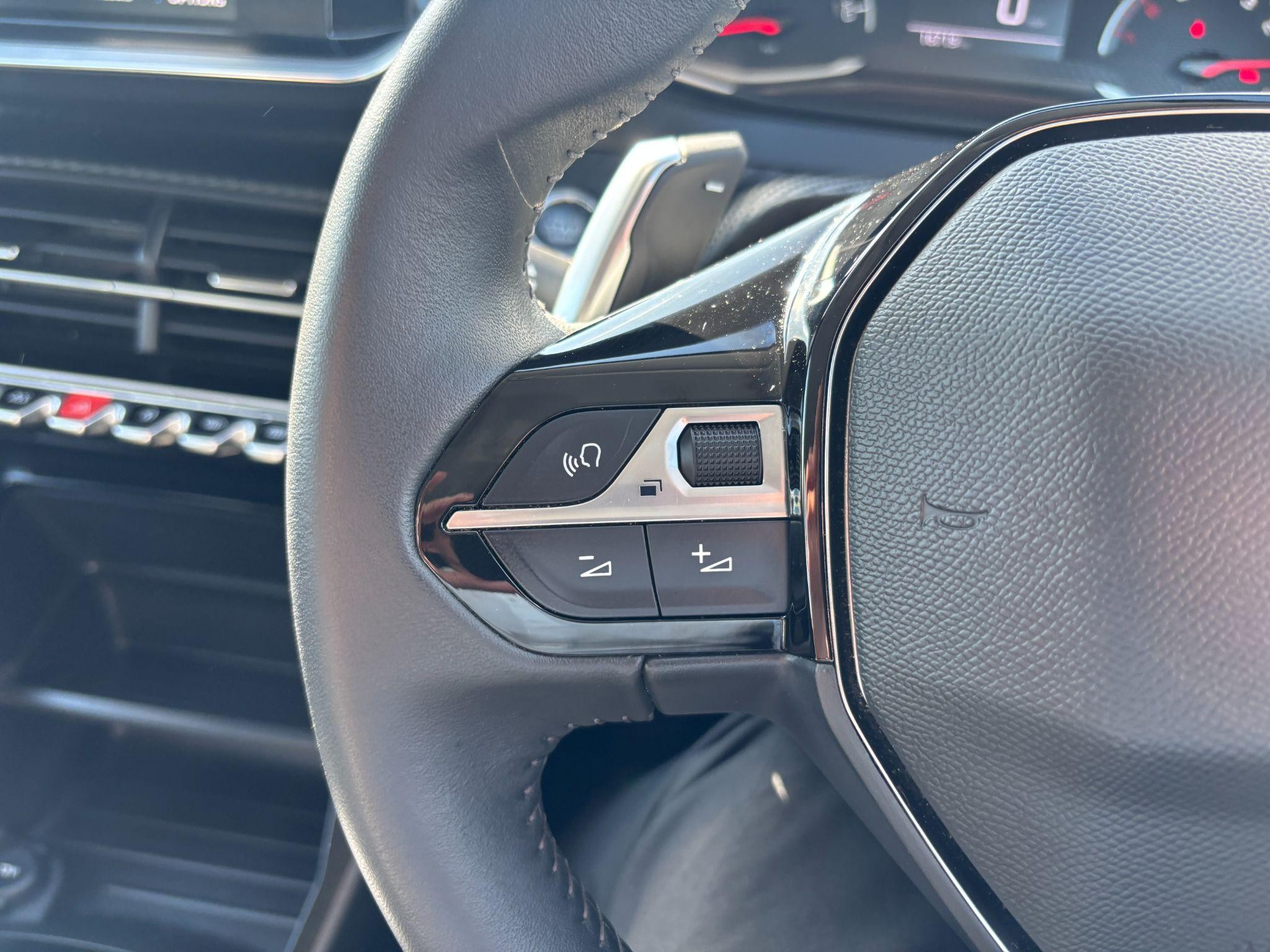 Peugeot 208 Image 24