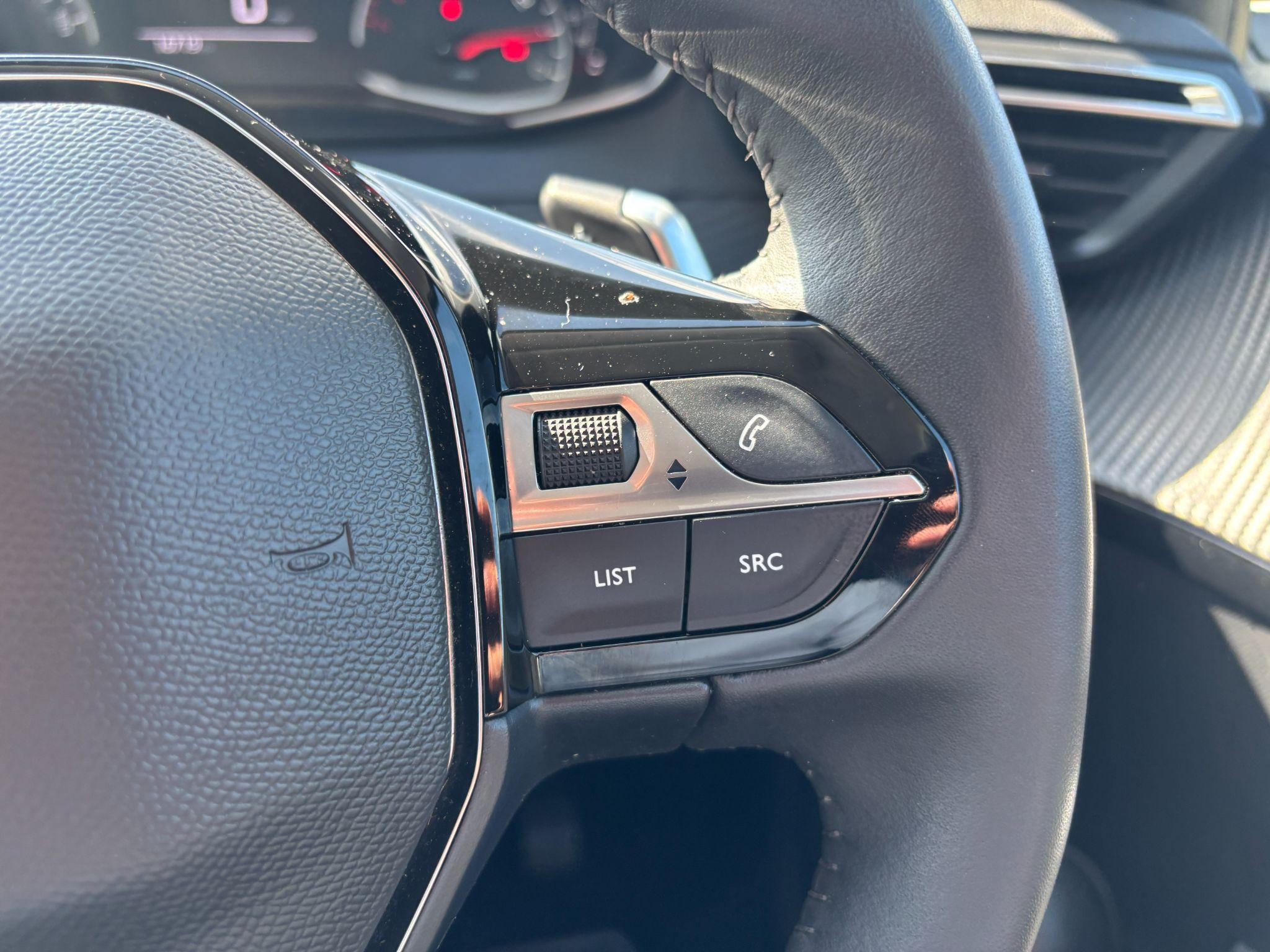 Peugeot 208 Image 25