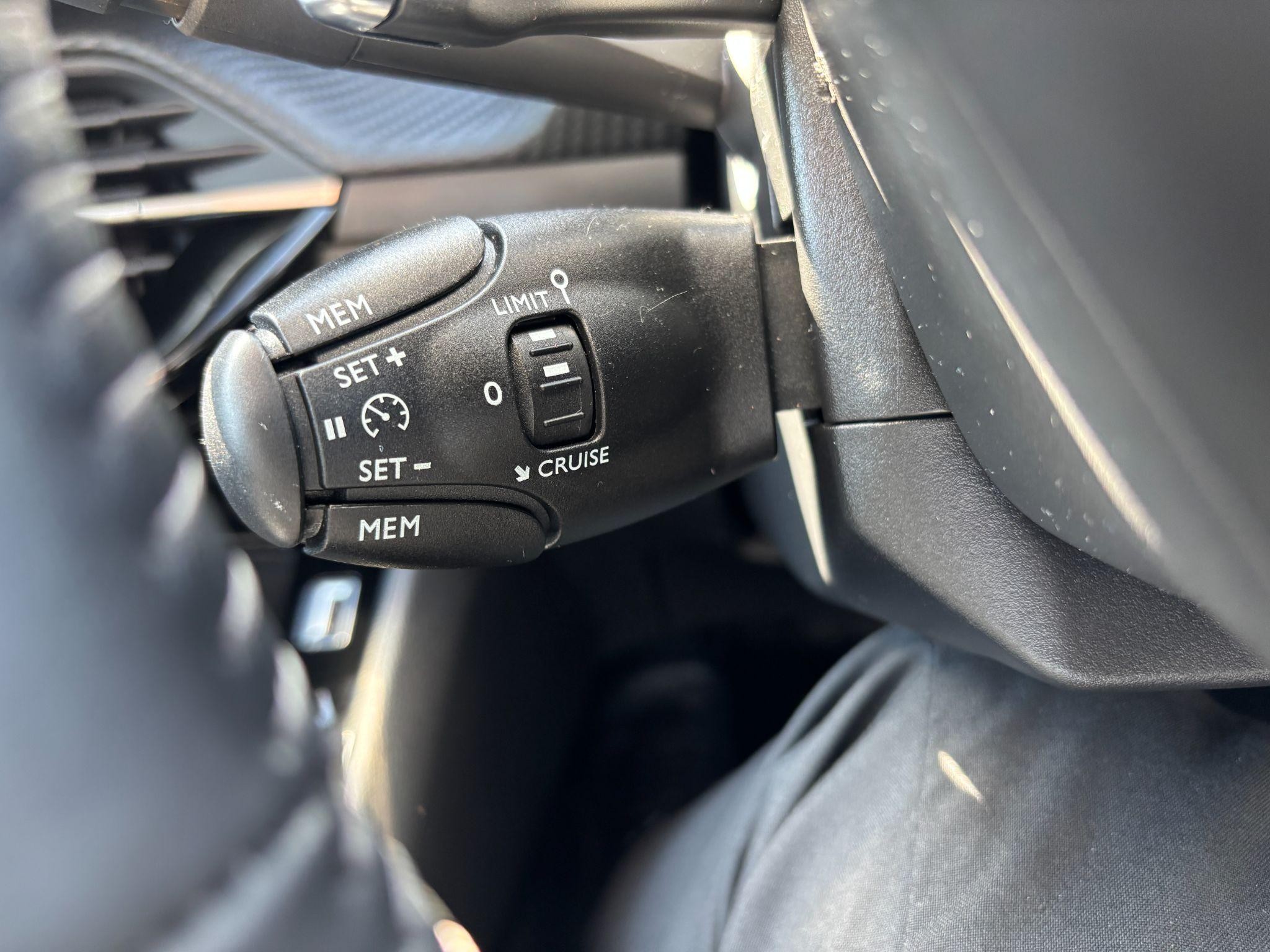 Peugeot 208 Image 26