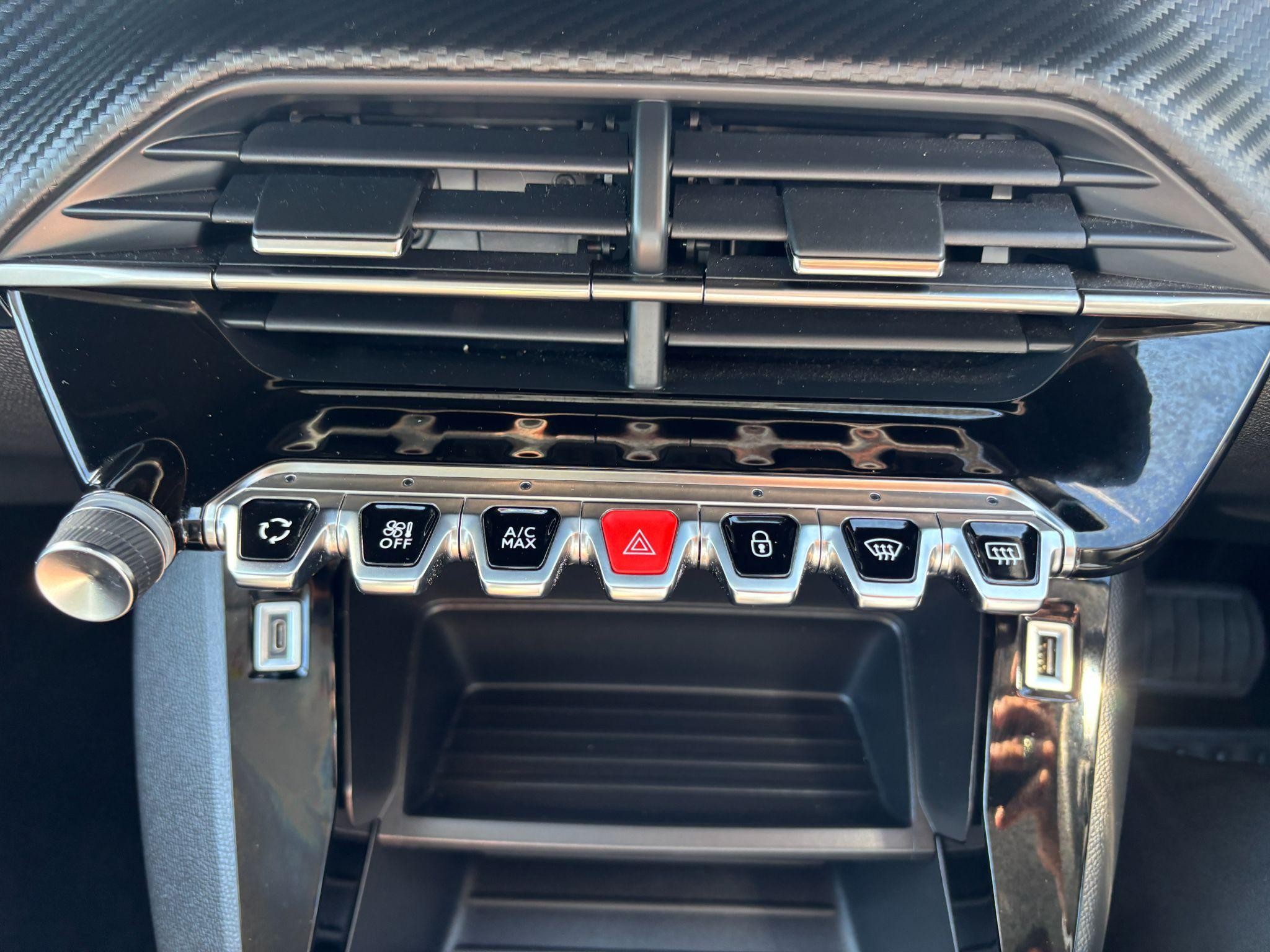 Peugeot 208 Image 63