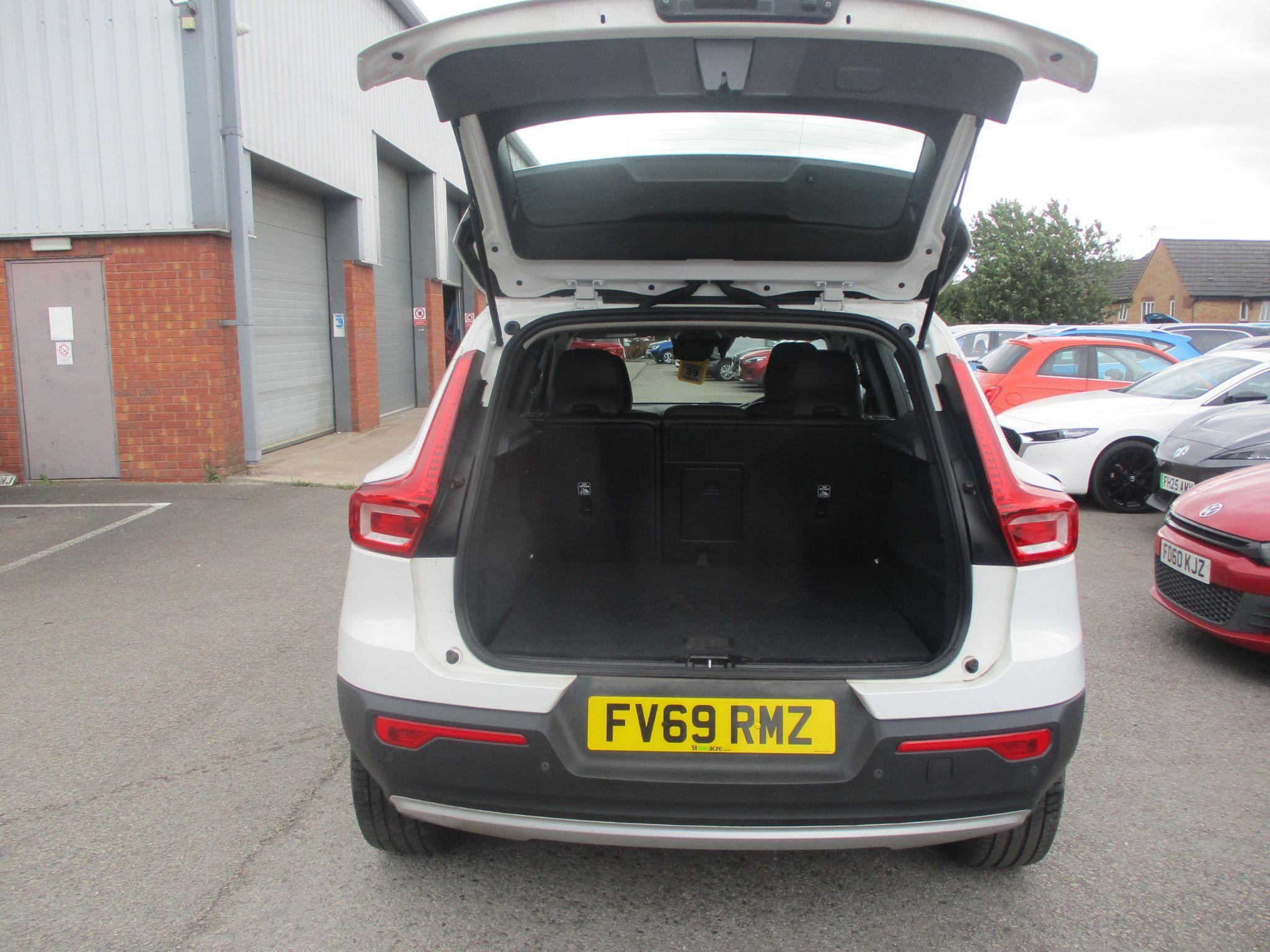 Volvo XC40 Image 9