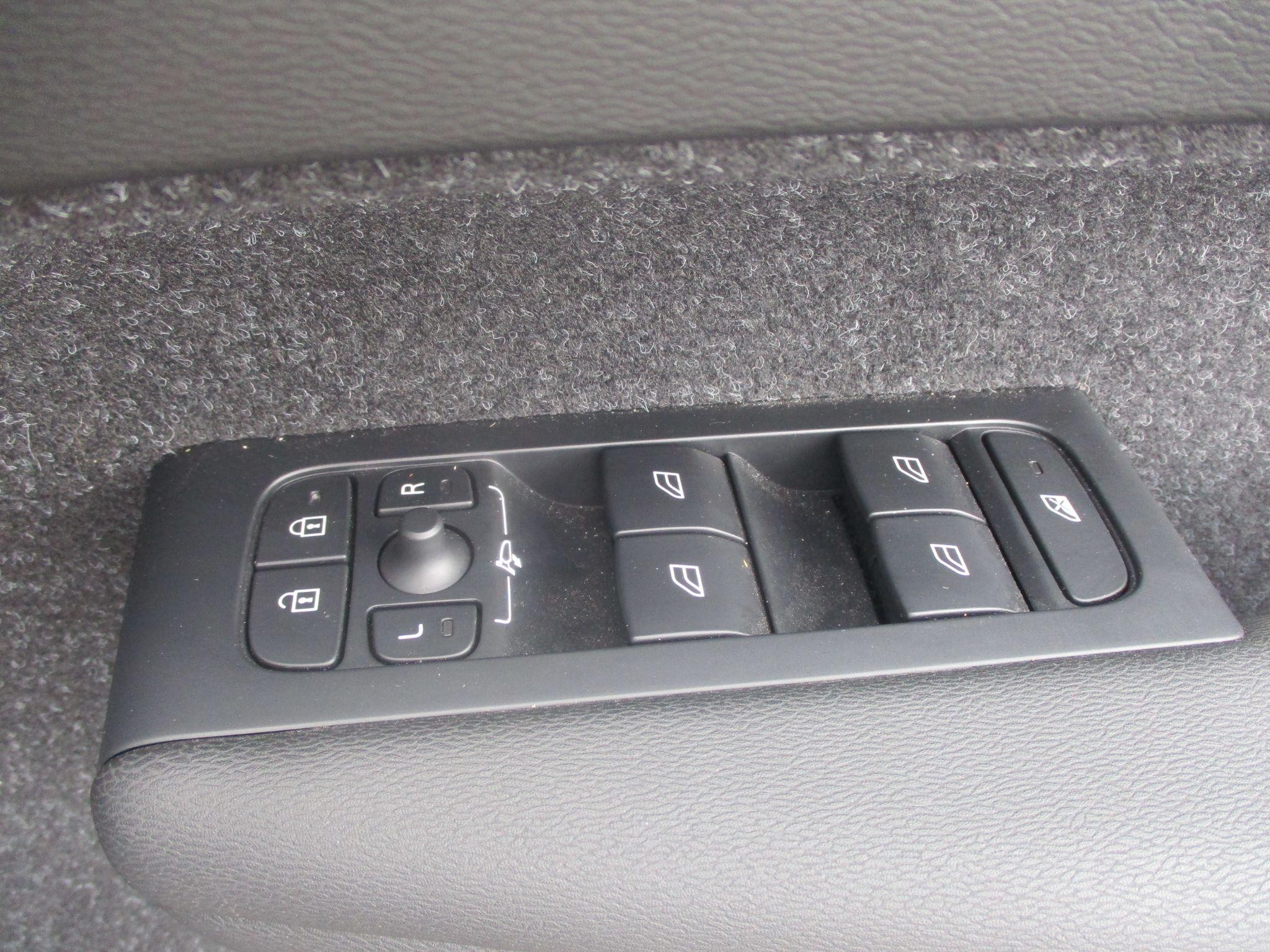 Volvo XC40 Image 14
