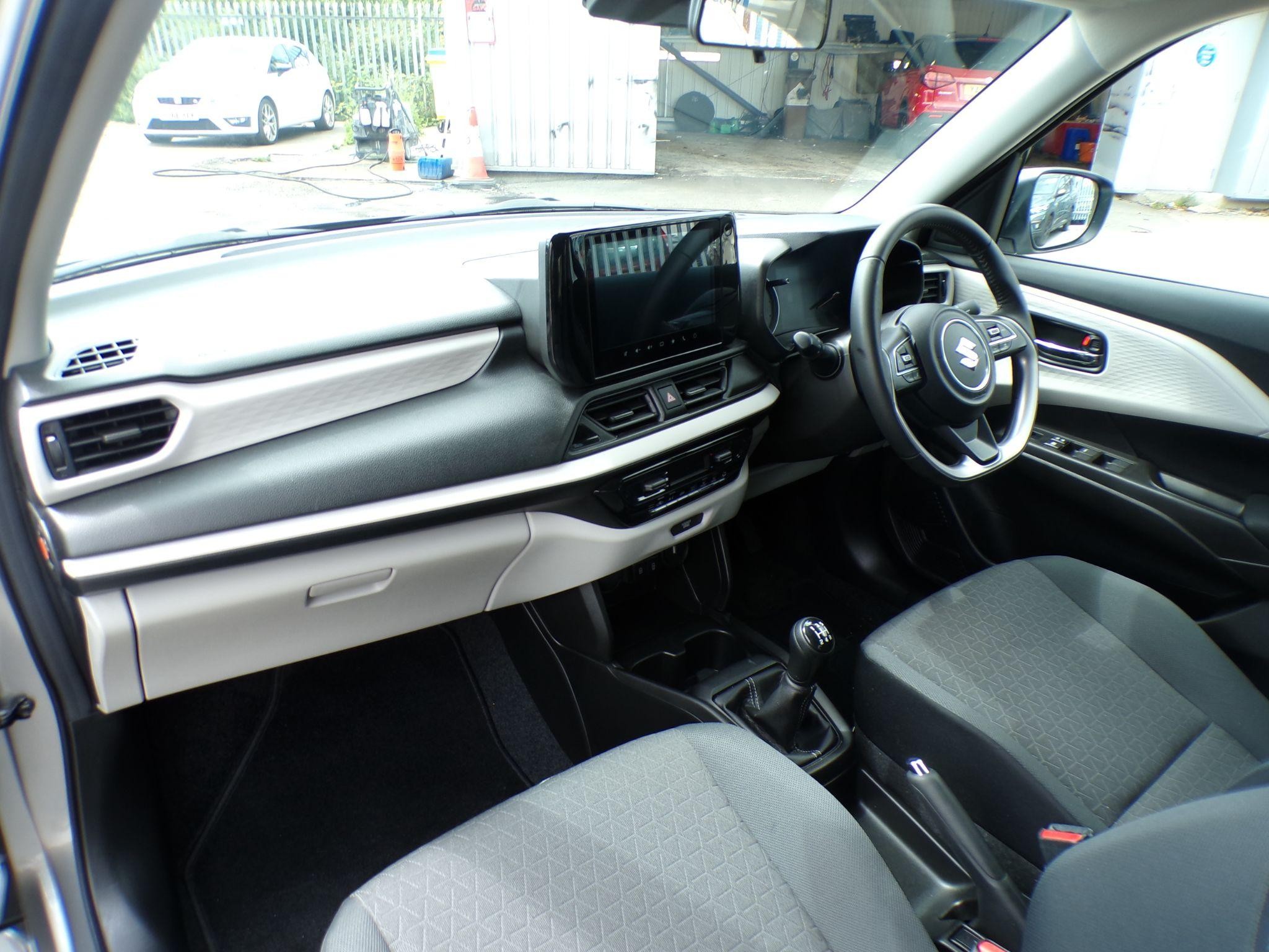Suzuki Swift Image 10