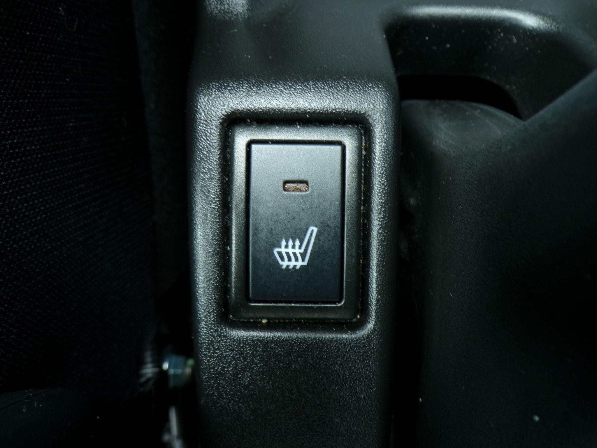 Suzuki Swift Image 16