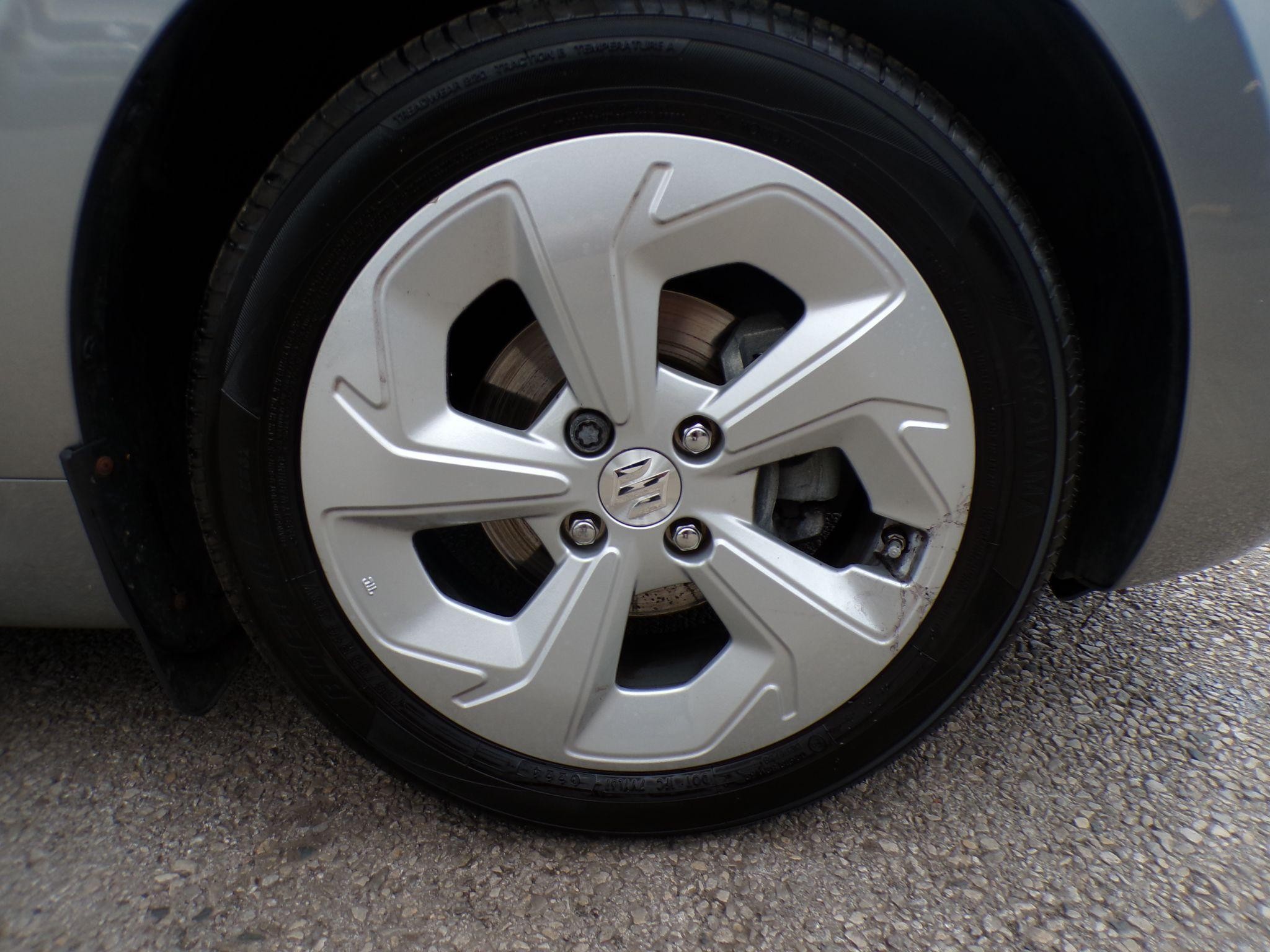 Suzuki Swift Image 22