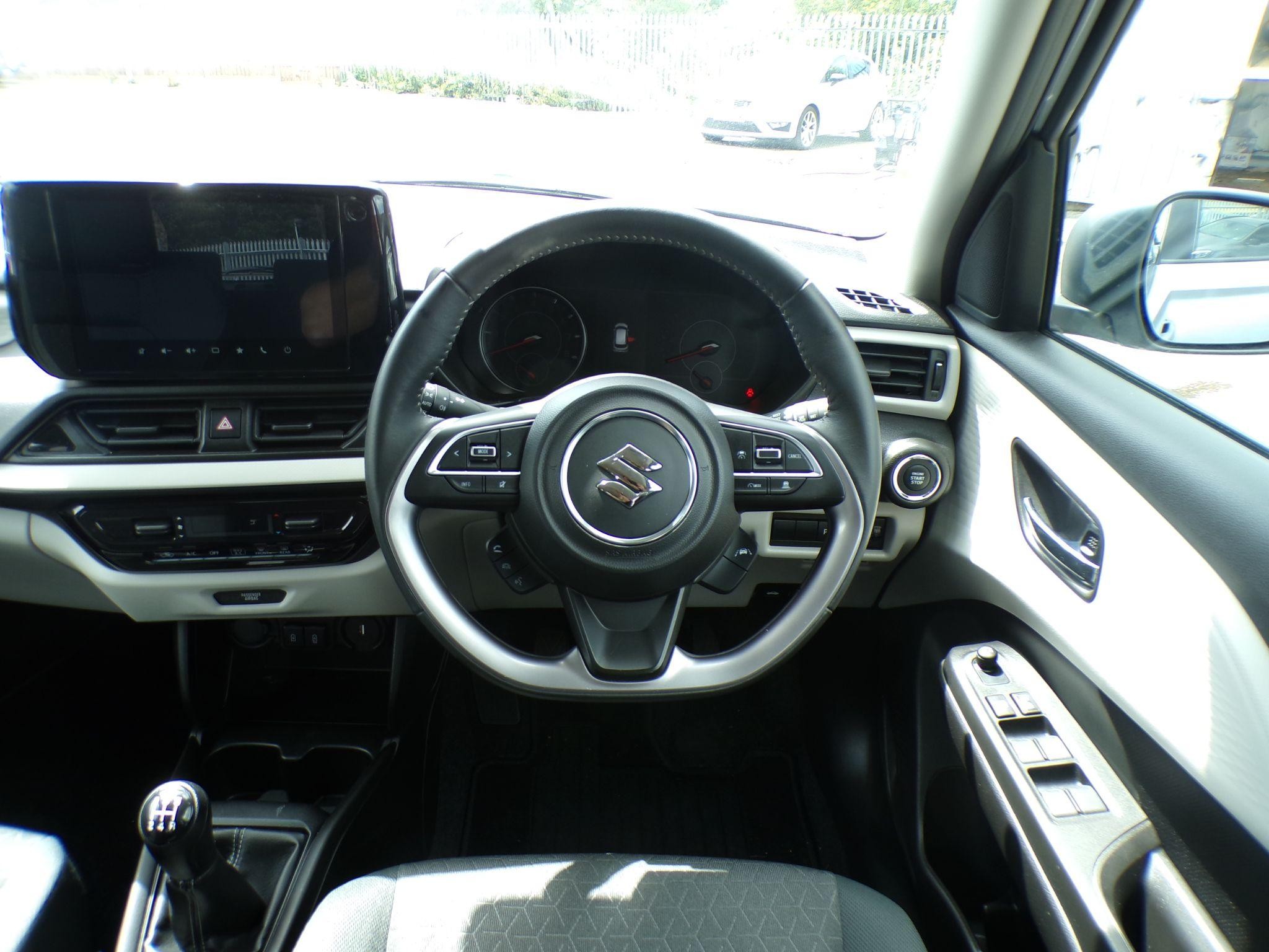 Suzuki Swift Image 30