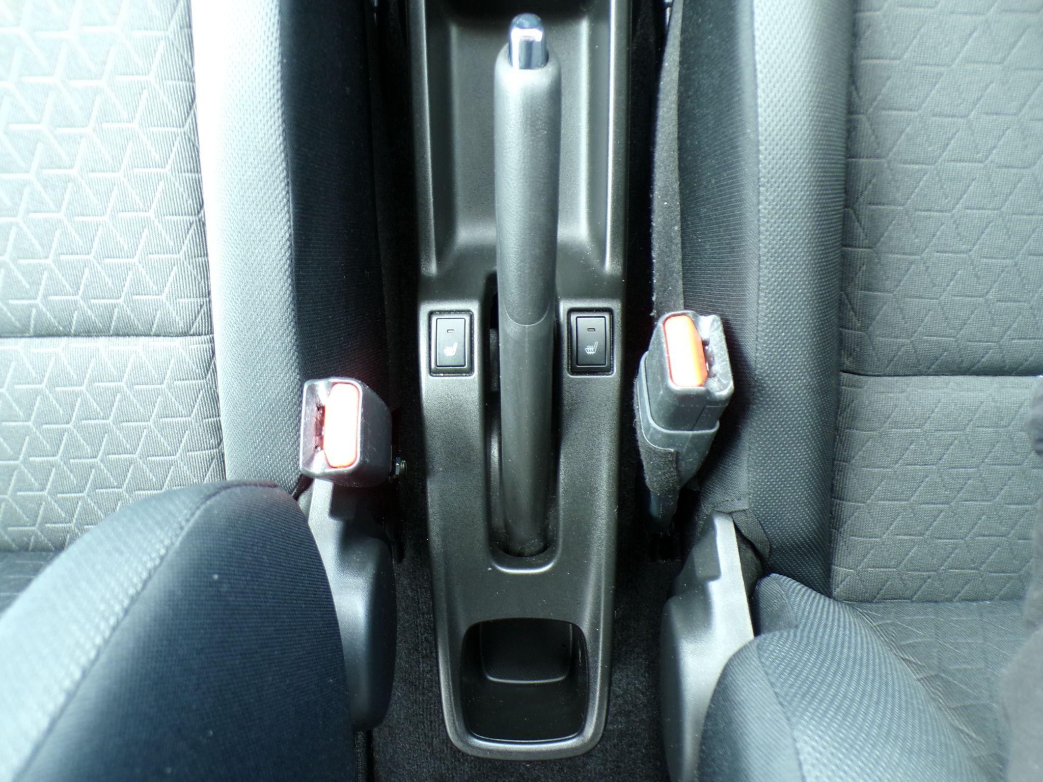 Suzuki Swift Image 32