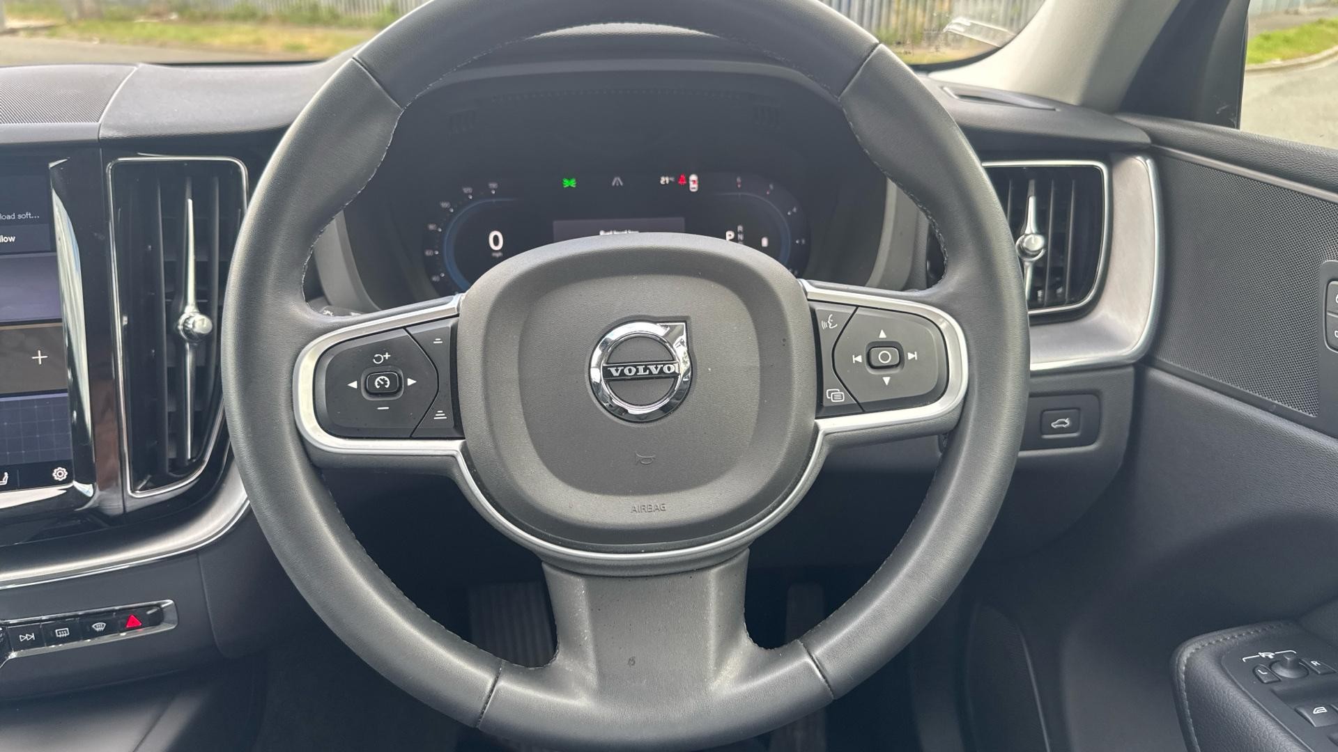 Volvo XC60 Image 10