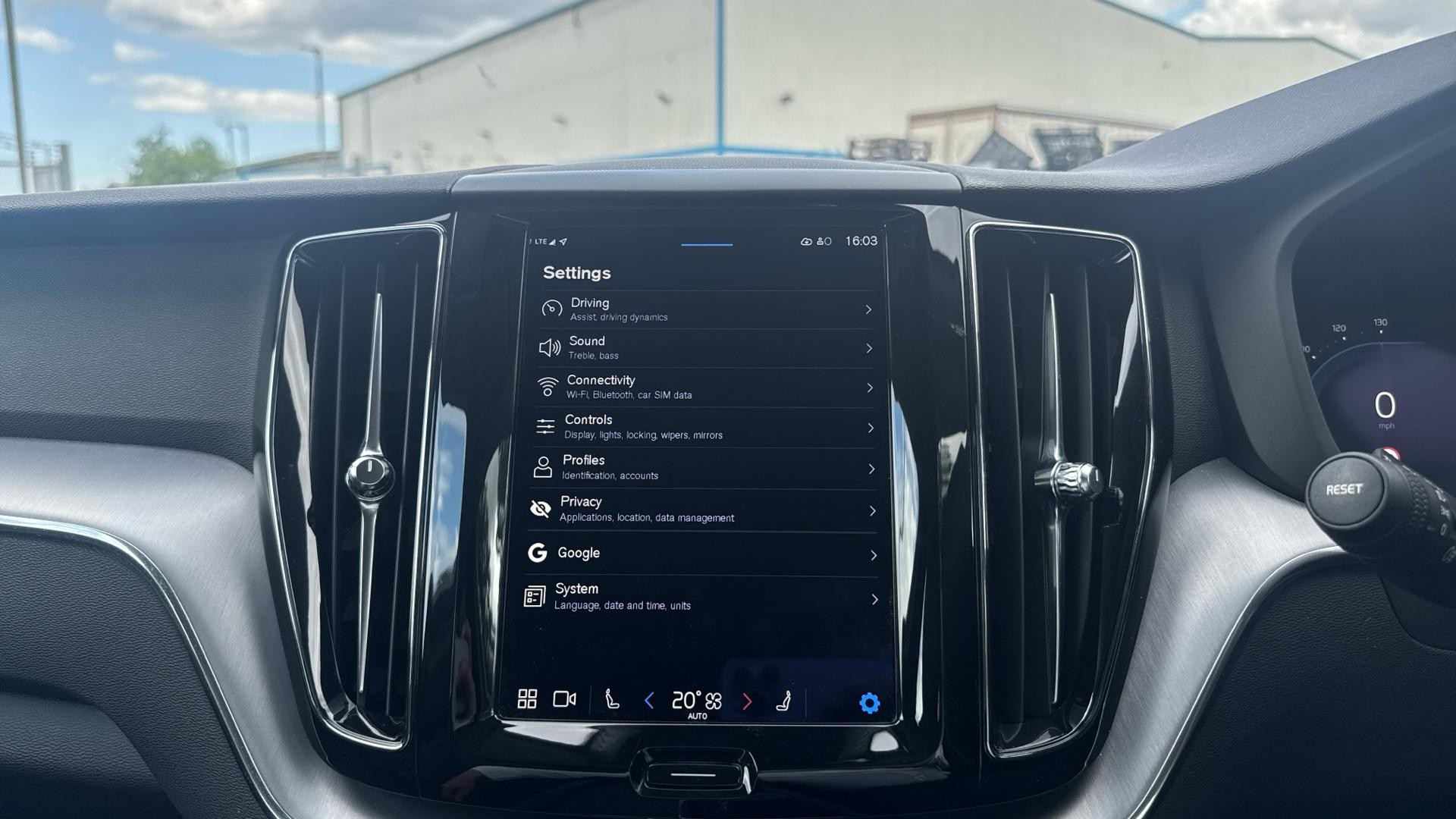 Volvo XC60 Image 15