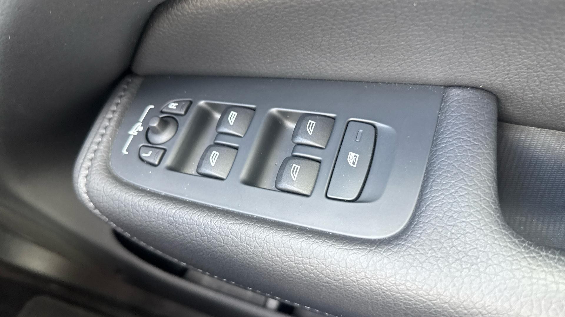 Volvo XC60 Image 22