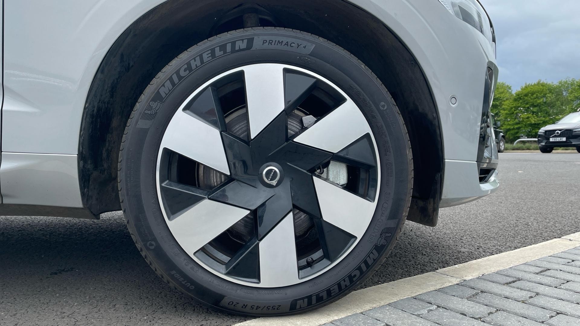 Volvo XC60 Image 9
