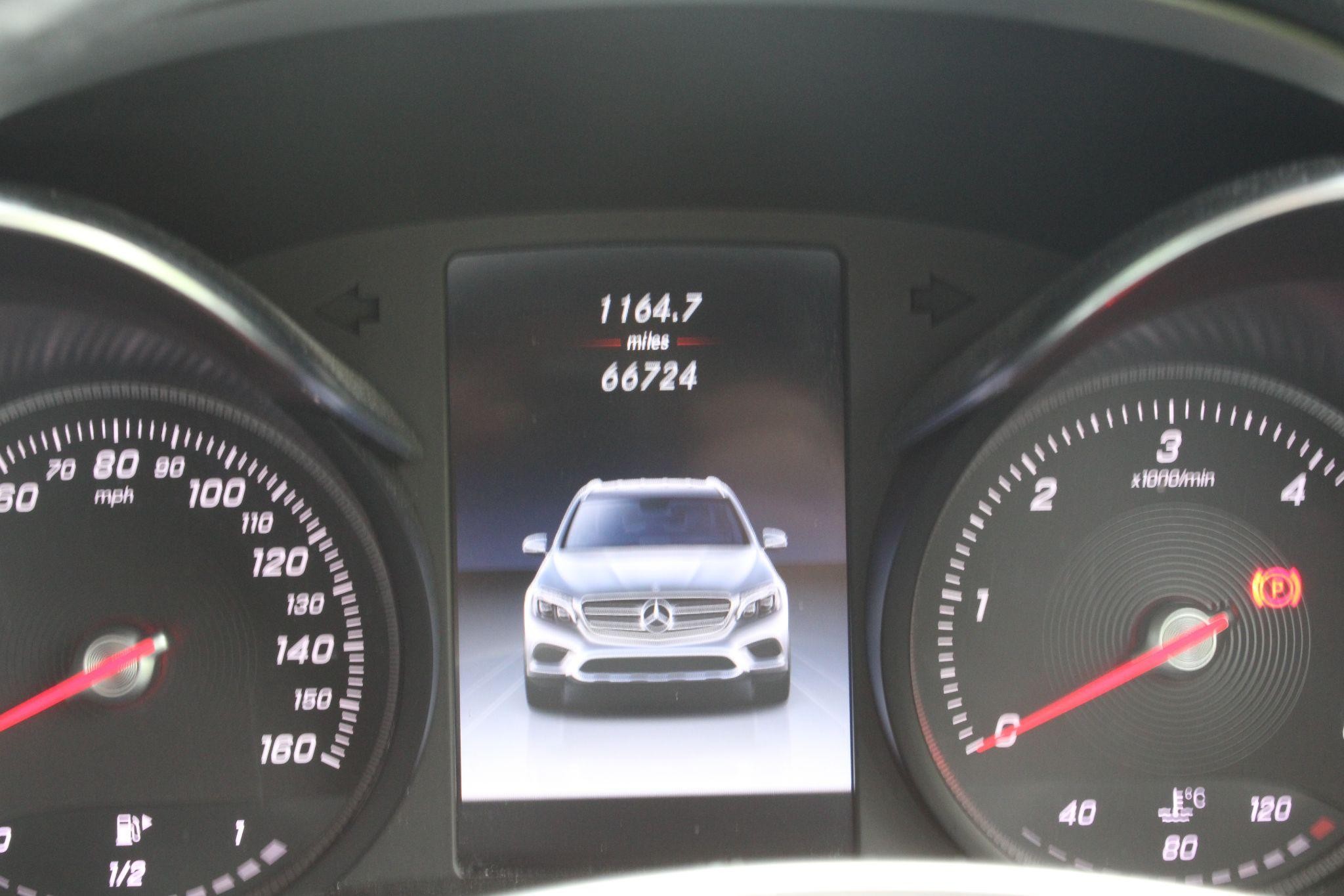 Mercedes-Benz GLC Image 24