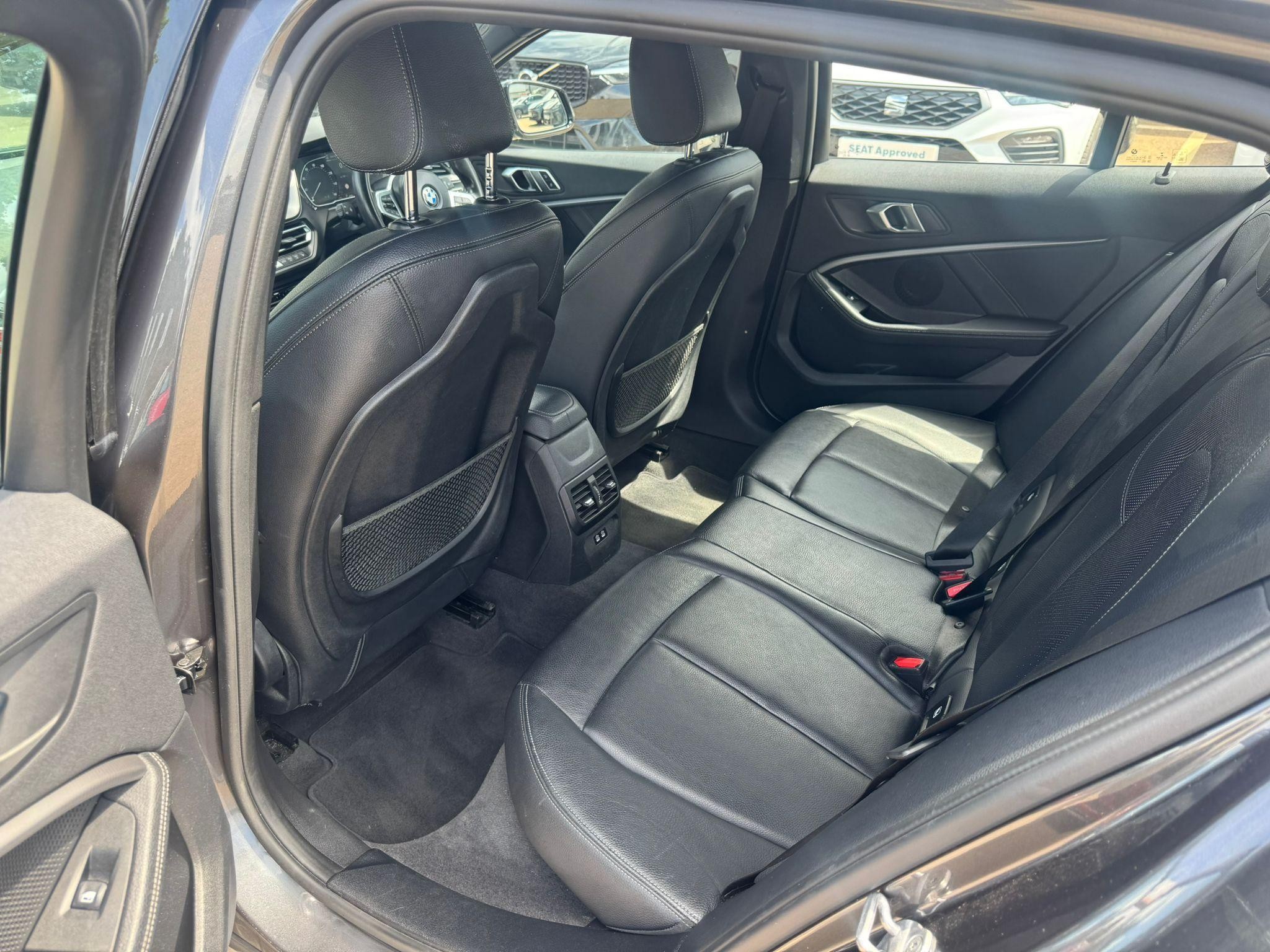 BMW 1 Series Image 16