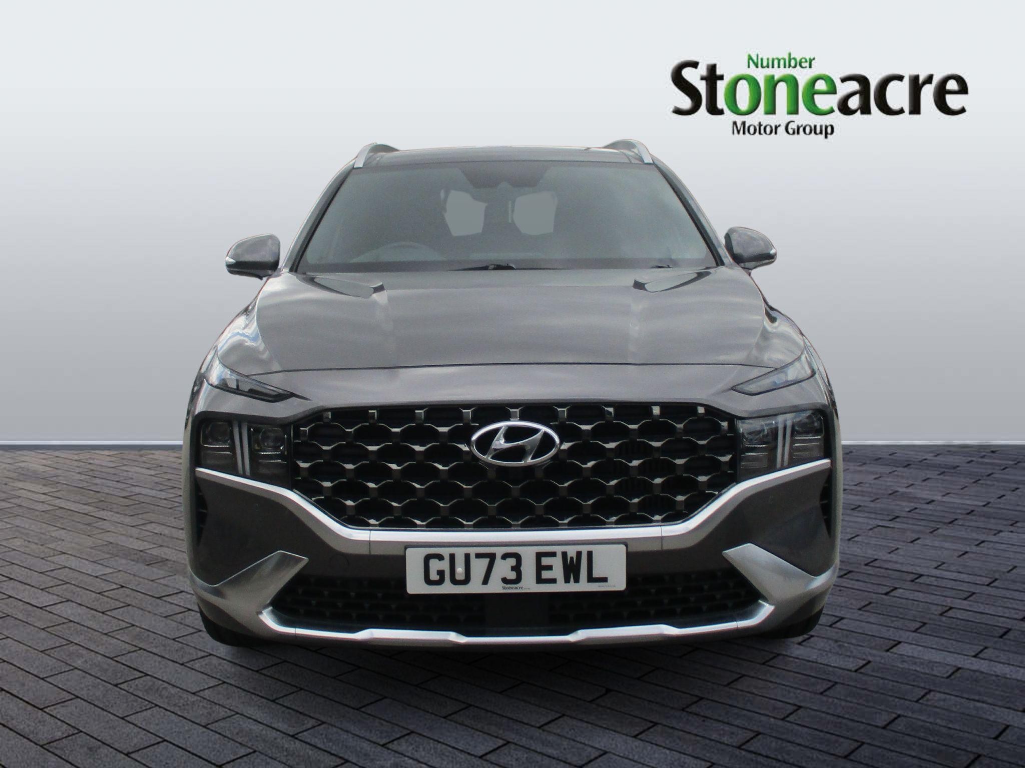 Hyundai SANTA FE Image 2