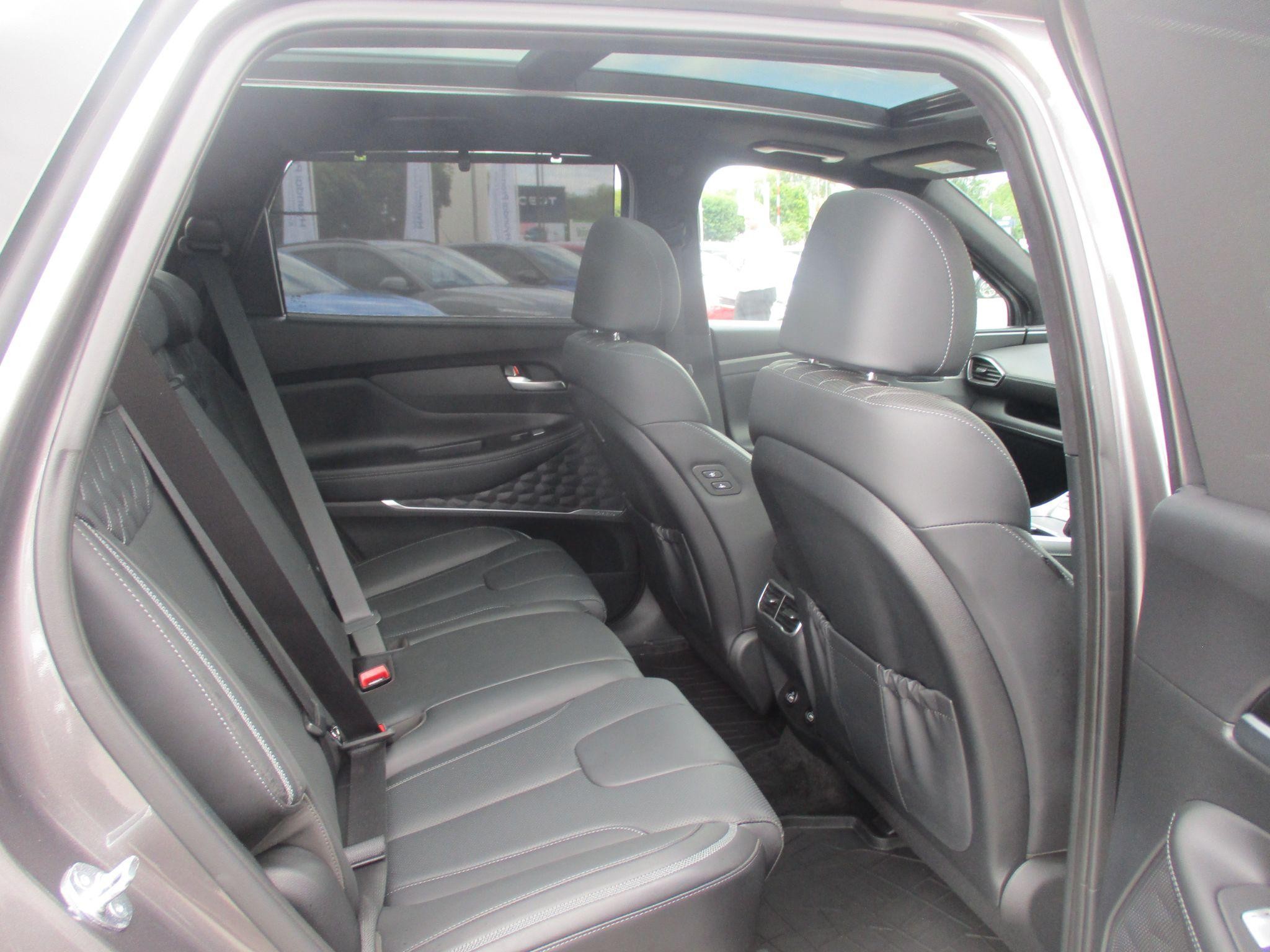 Hyundai SANTA FE Image 10