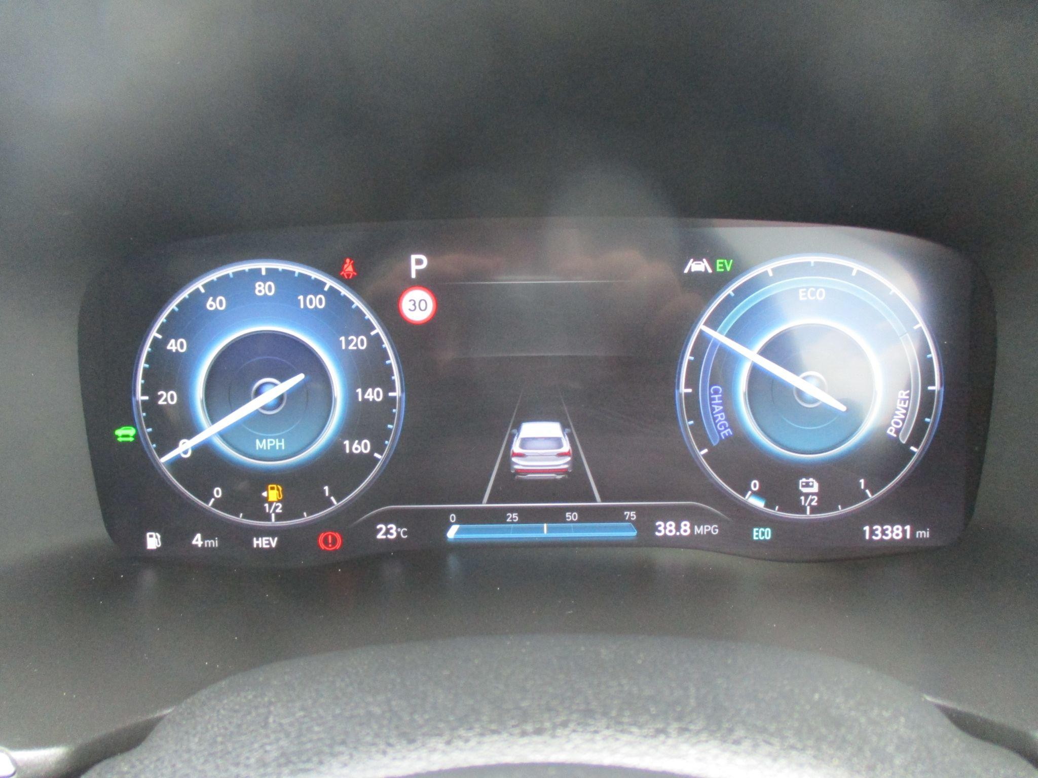 Hyundai SANTA FE Image 17