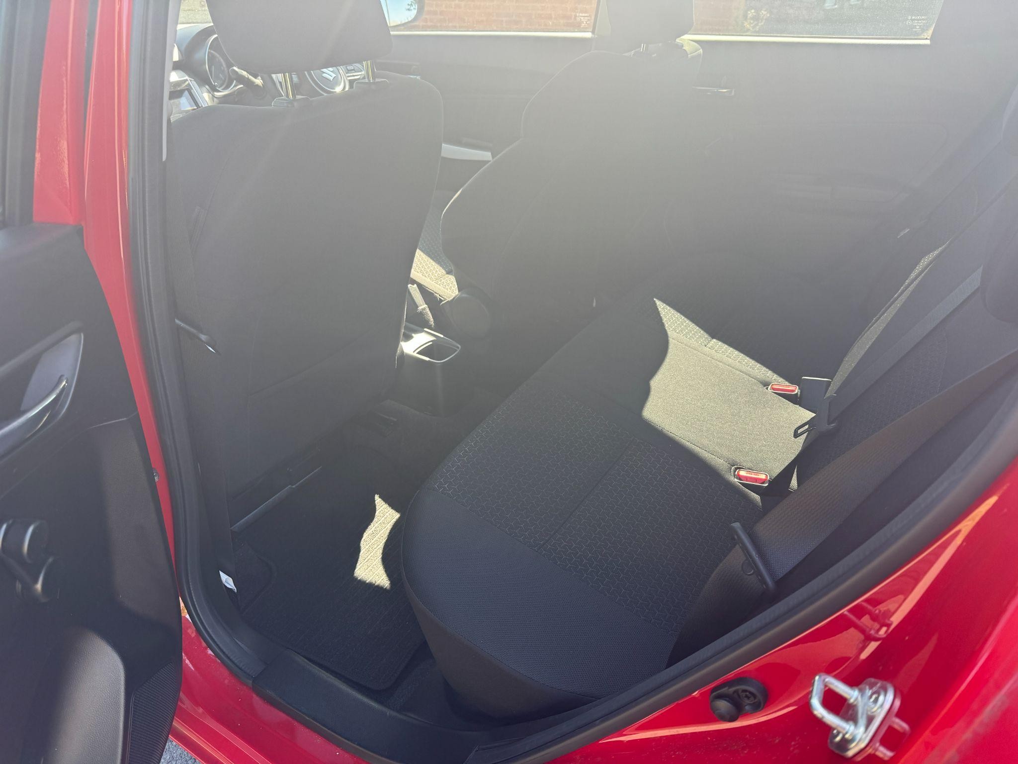Suzuki Swift Image 12