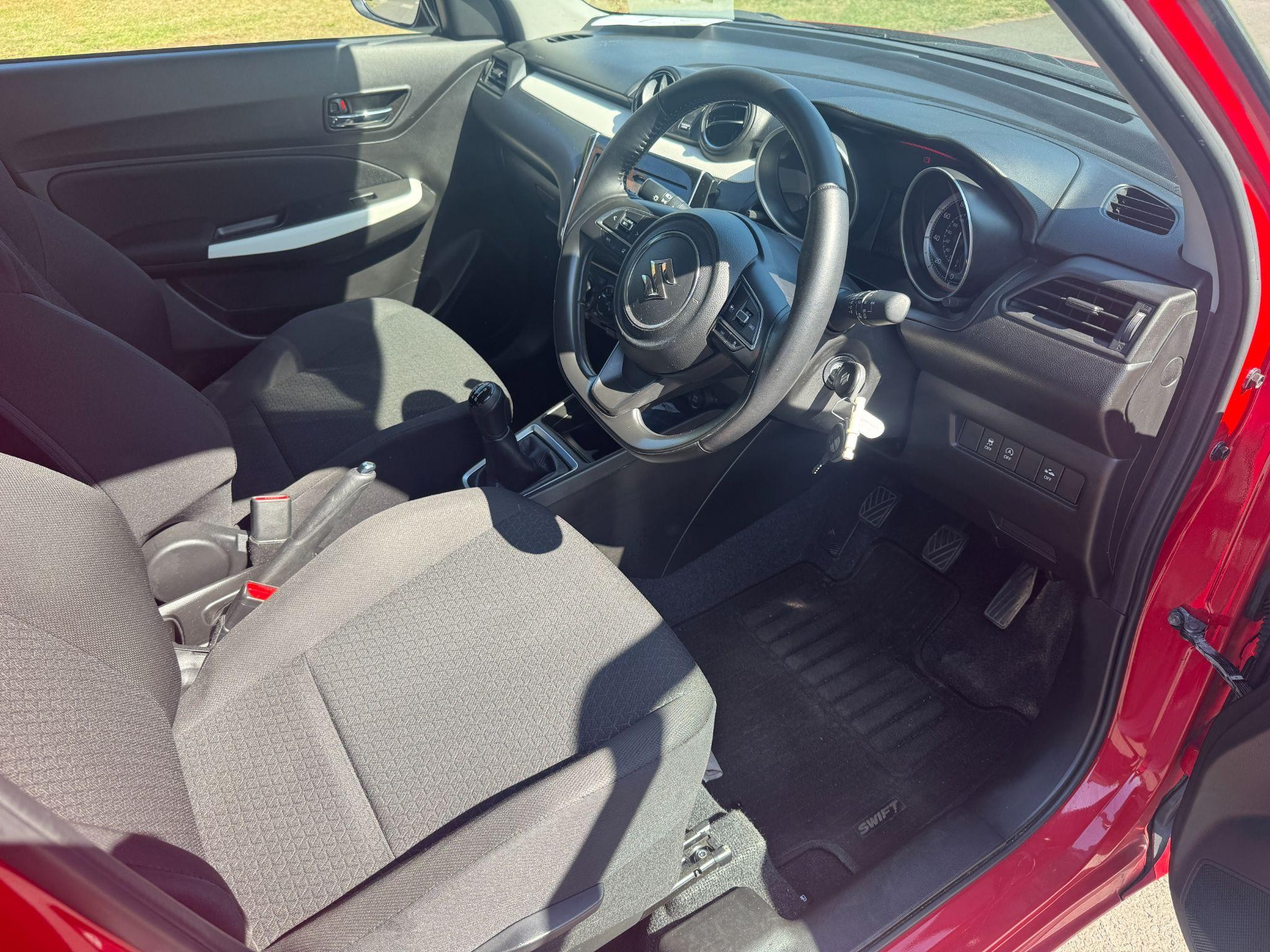 Suzuki Swift Image 16