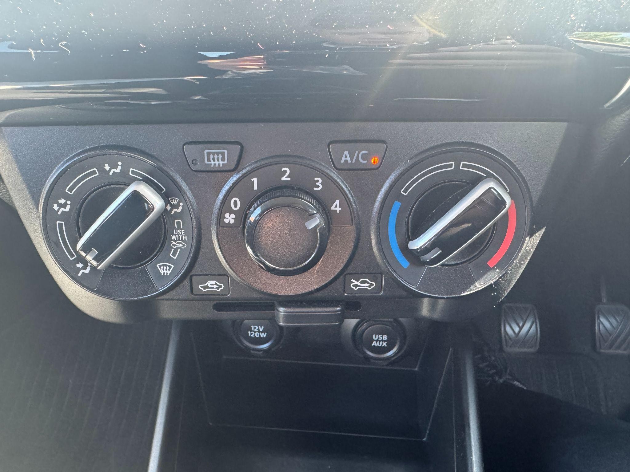 Suzuki Swift Image 25
