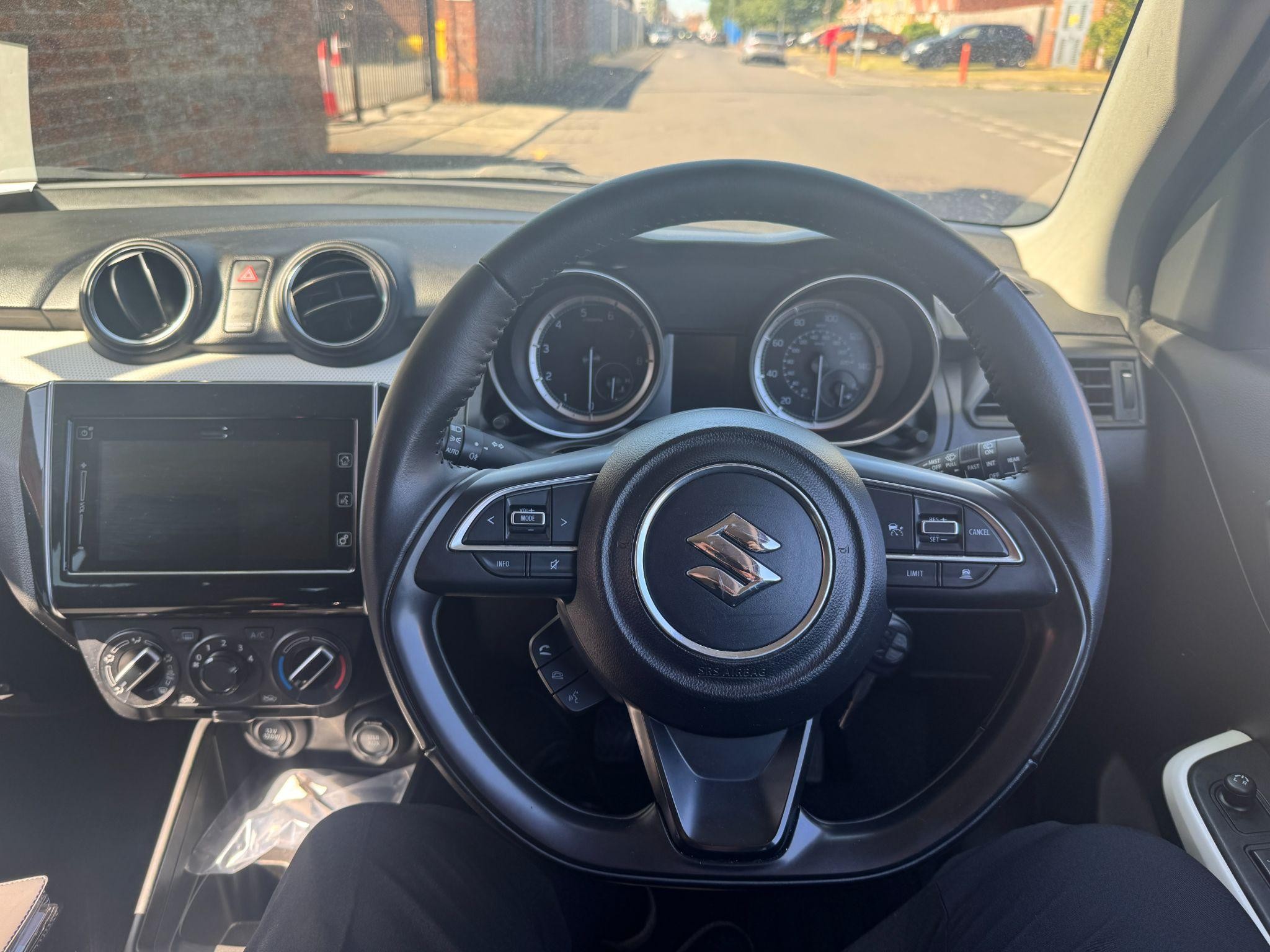 Suzuki Swift Image 34