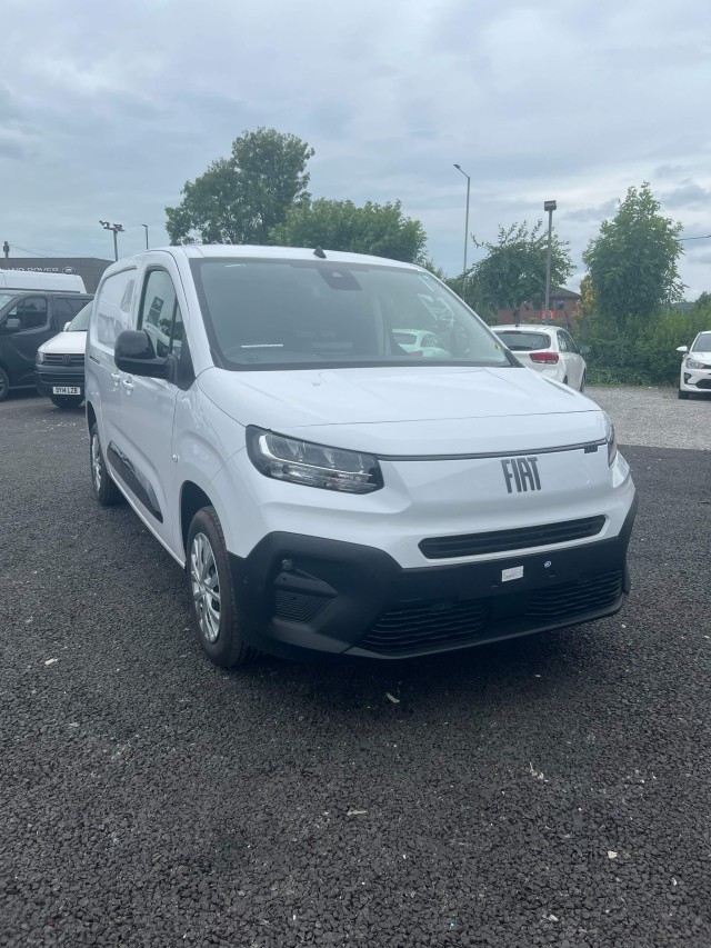 Fiat Doblo 1.5 Multijet3 1000Kg Maxi Primo Manual LWB Euro 6 (s/s) 6dr null Image 1