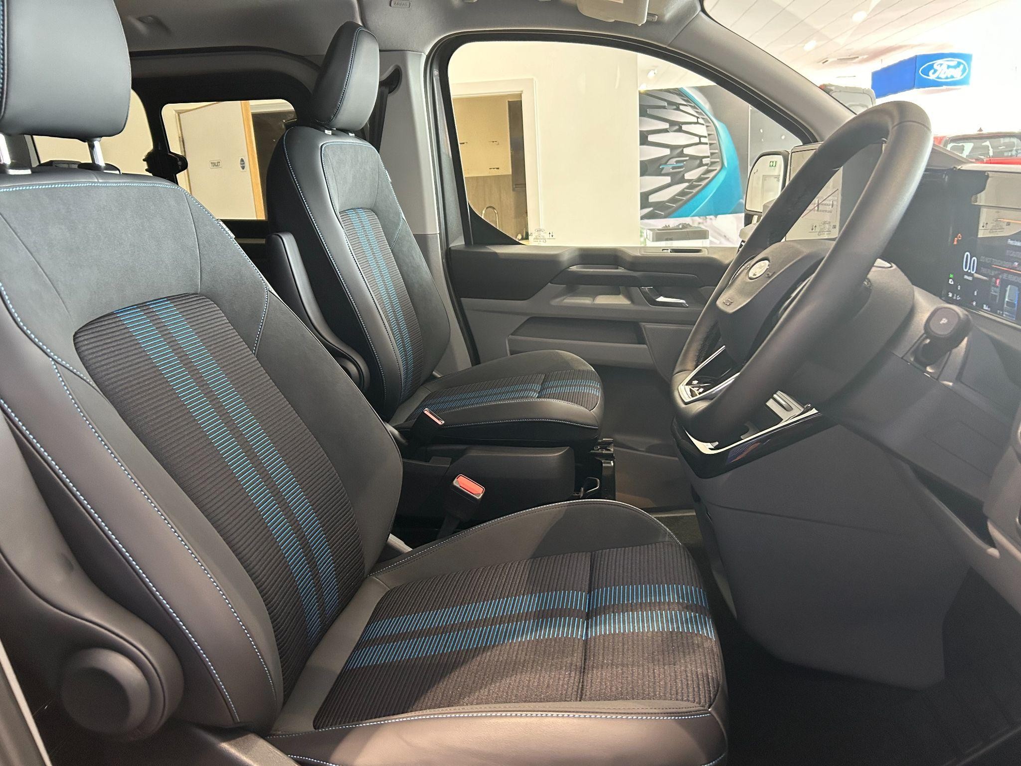 Ford Transit Custom Image 15