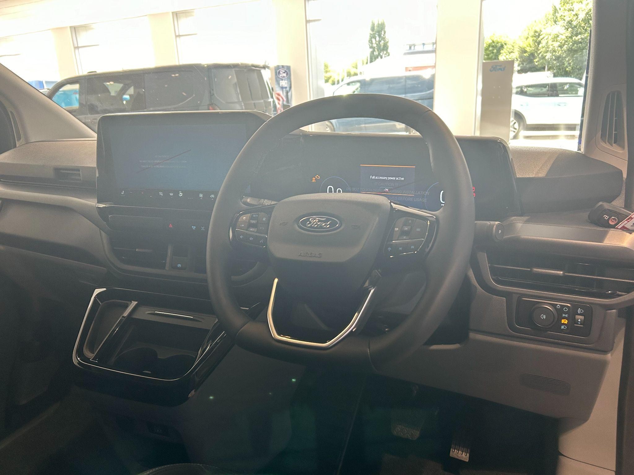 Ford Transit Custom Image 21