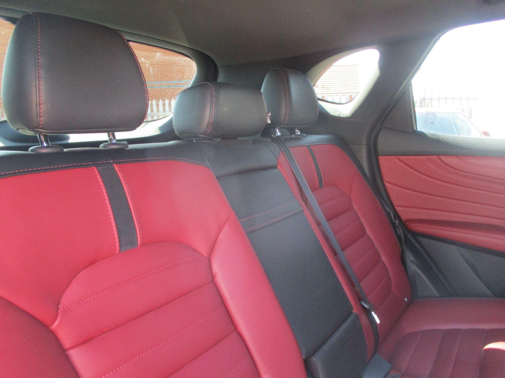 MG HS Plug-In Hybrid Image 14