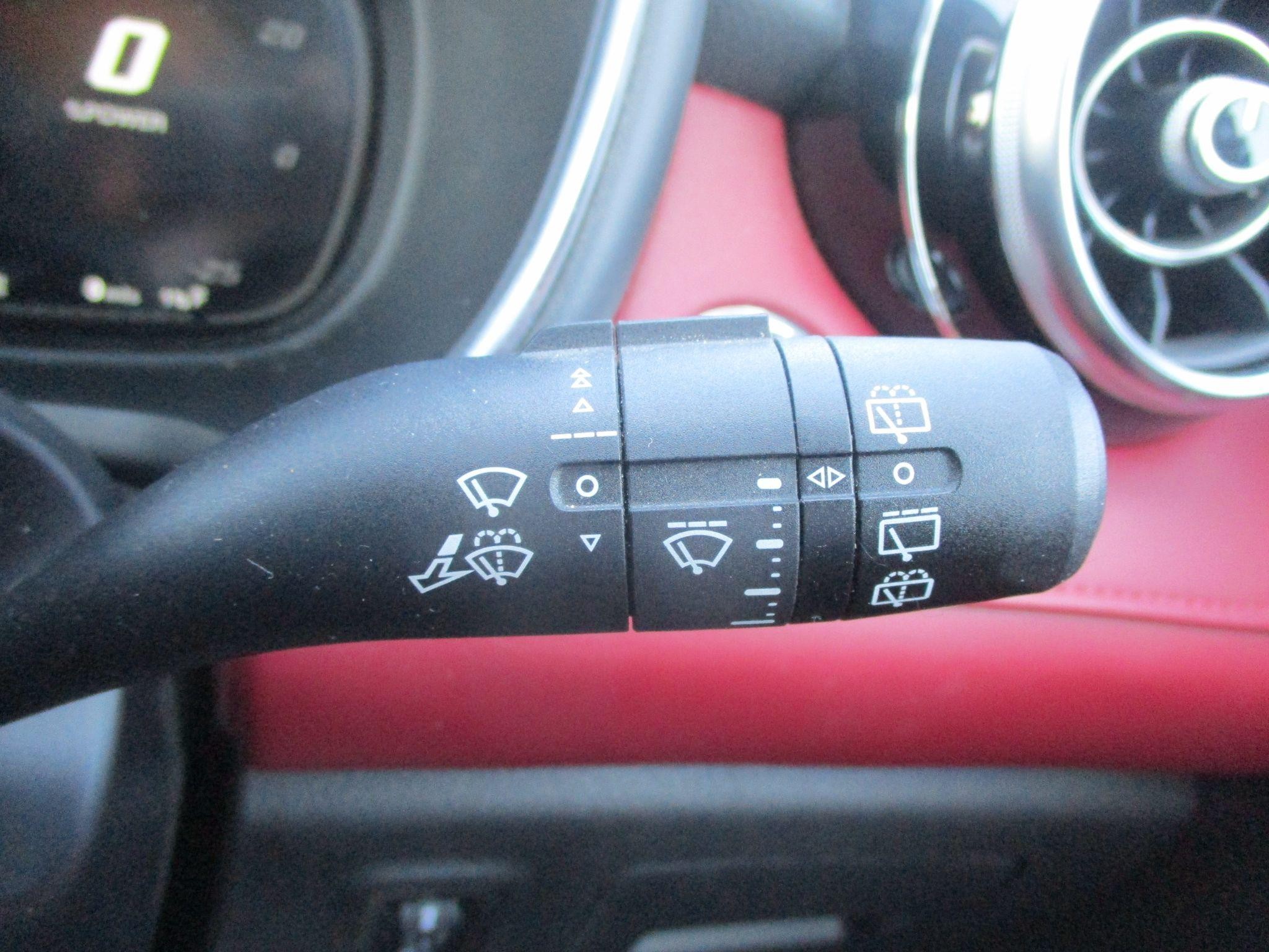 MG HS Plug-In Hybrid Image 22